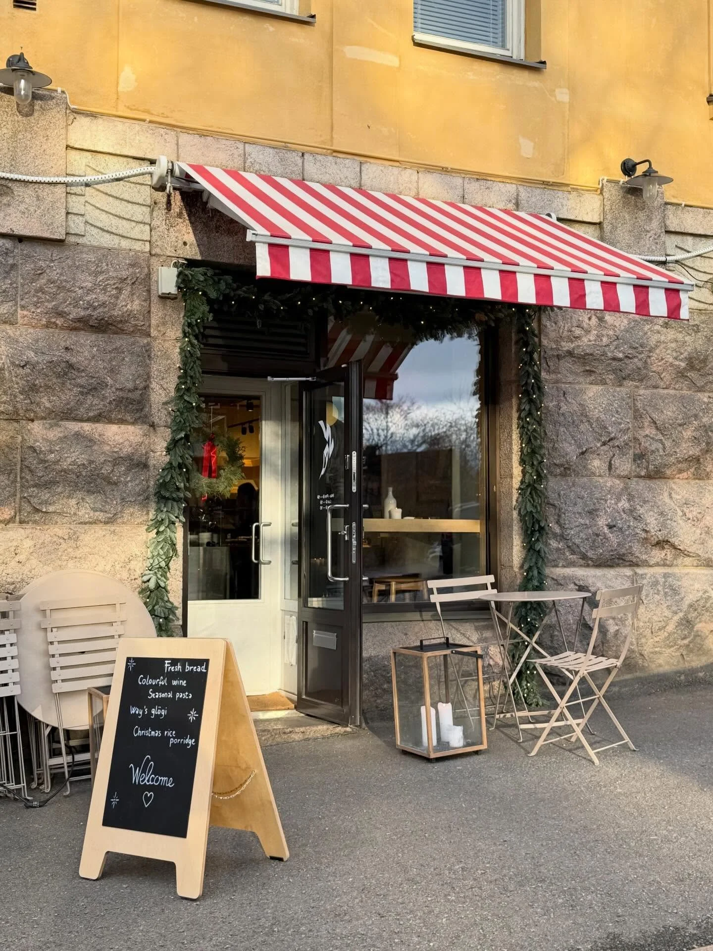 Thanks a millie for dressing us up for the season @harjunkukka 🎄

#way #helsinki