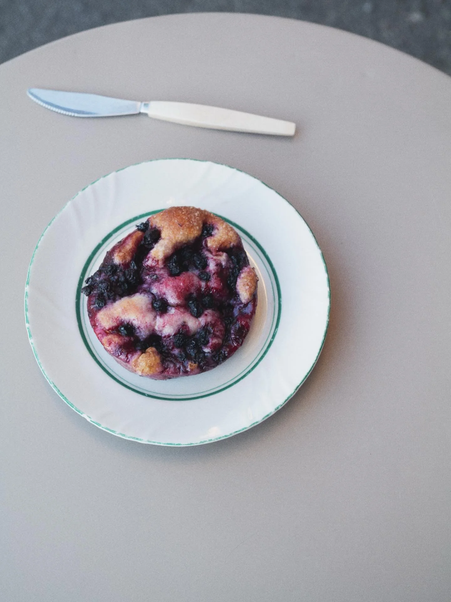 Favorite bun and view since day one. Our utterly delicious blueberry buns are available at Way Vanha kauppahalli 🫐🫐🫐

📸: @juhohut 

#way #helsinki