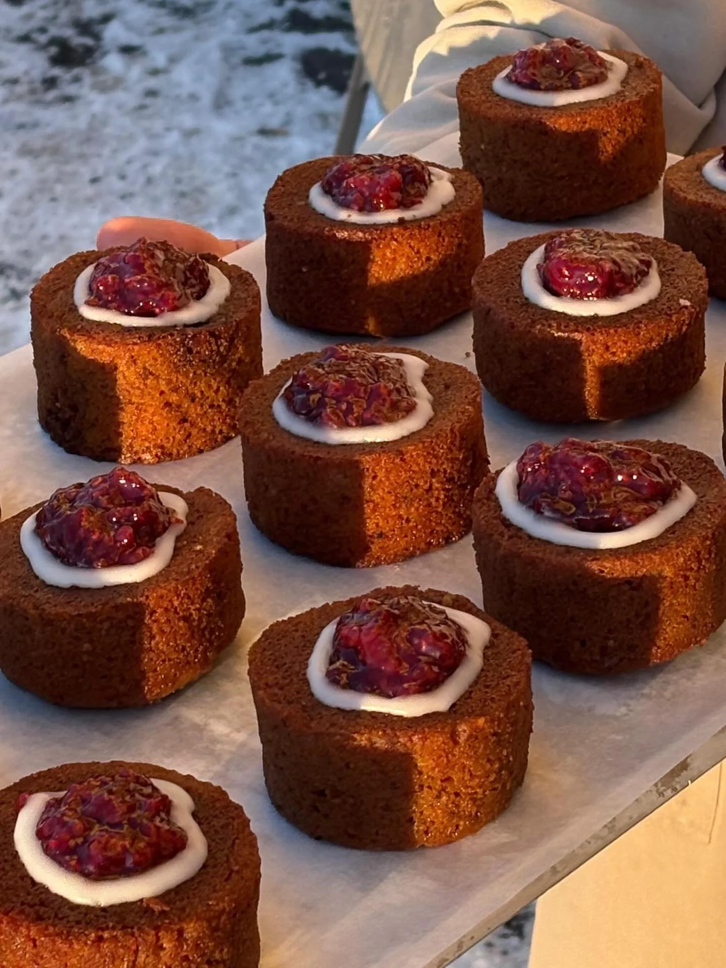 February favorite. Runeberg&rsquo;s tarts for Runerberg day on the counter at Kallio, Herttoniemi and Kauppahalli today.

#way #helsinki