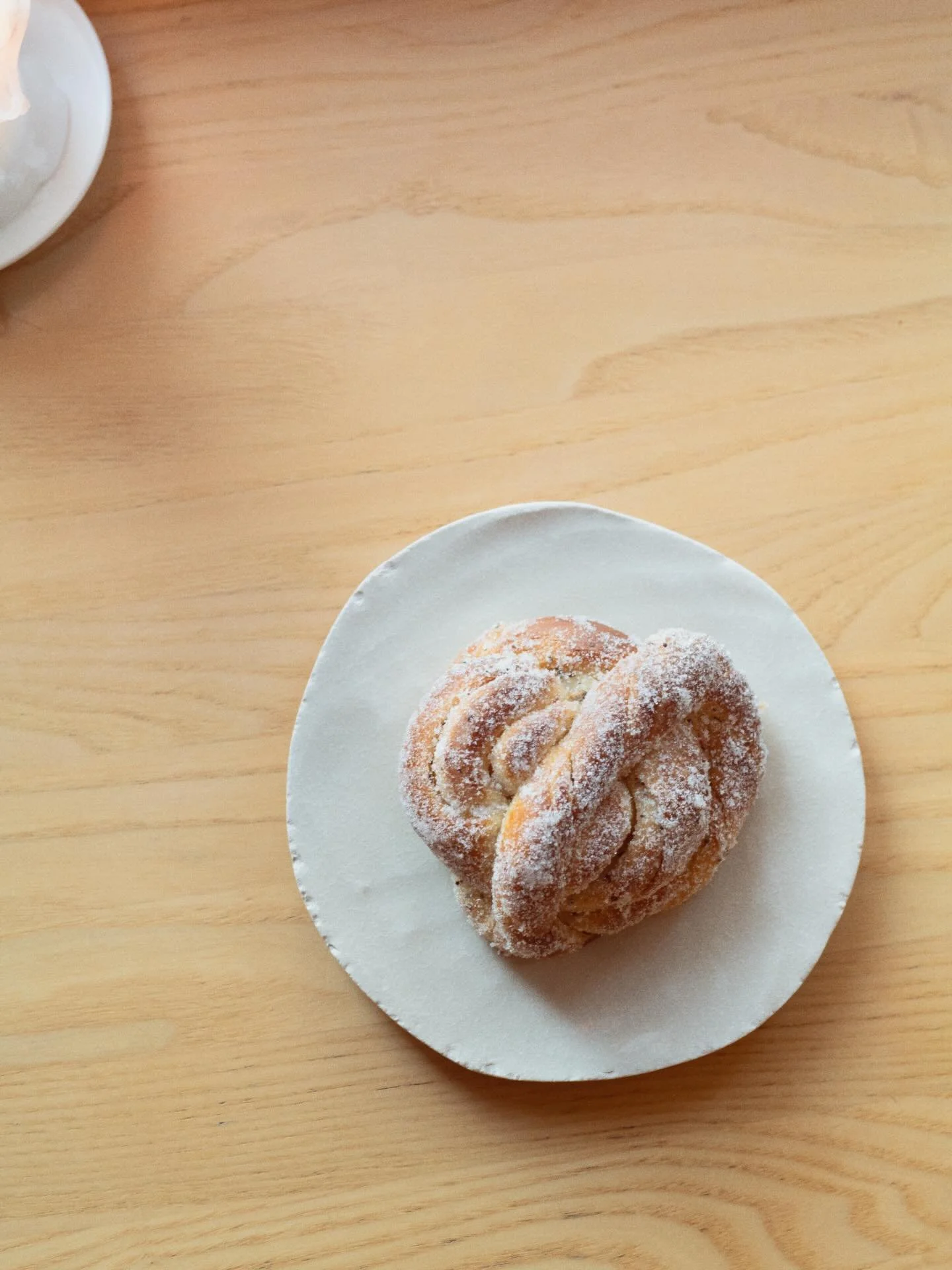 Perfect spot for a winter break adventure. From Monday to Saturday, at the edge of the waterfront at Helsinki Market Square, Way Bakery Kauppahalli keeps you warm and nourished with a selection of yummy pastries, hot drinks and our traditional salmon