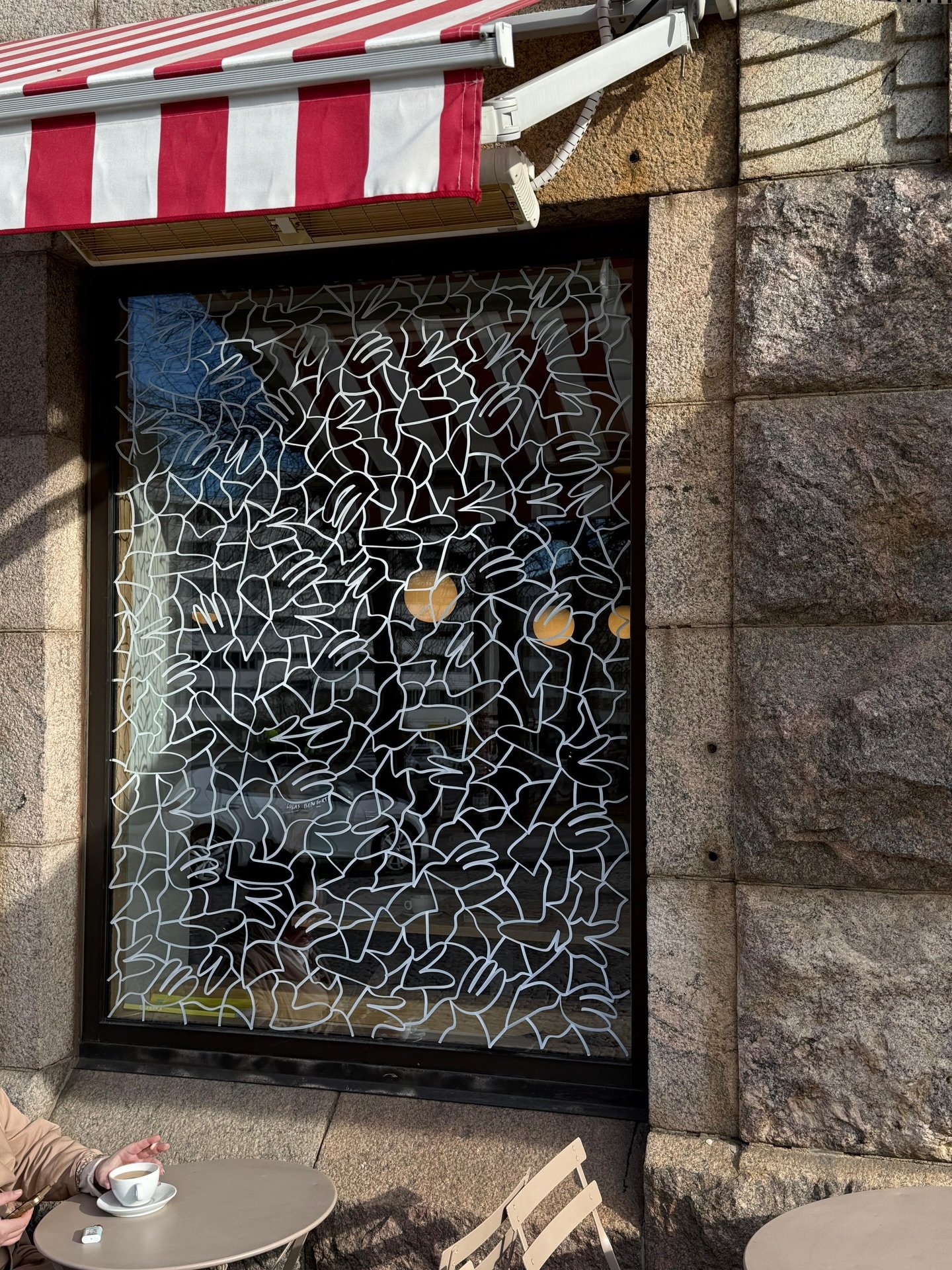 @lucas_beaufort , an artist and the founder of the_common_line__,  invited us to take part on his lovely project: The Window Project. 

This morning he stopped by and painted our window. We love it, thank you Lucas! 

Swing by to have a look.

#way #