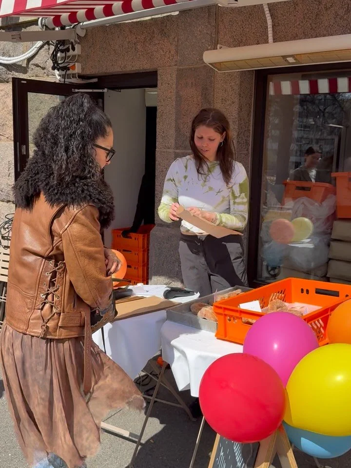 We&rsquo;re in full Vappu swing today and tomorrow🎈The bakery door is now open and selling munkkis to go. Our caf&eacute; is small, so if you are only coming to get munkkis, please choose the pick-up point queue.

Thank you and happy Vappu y&rsquo;a