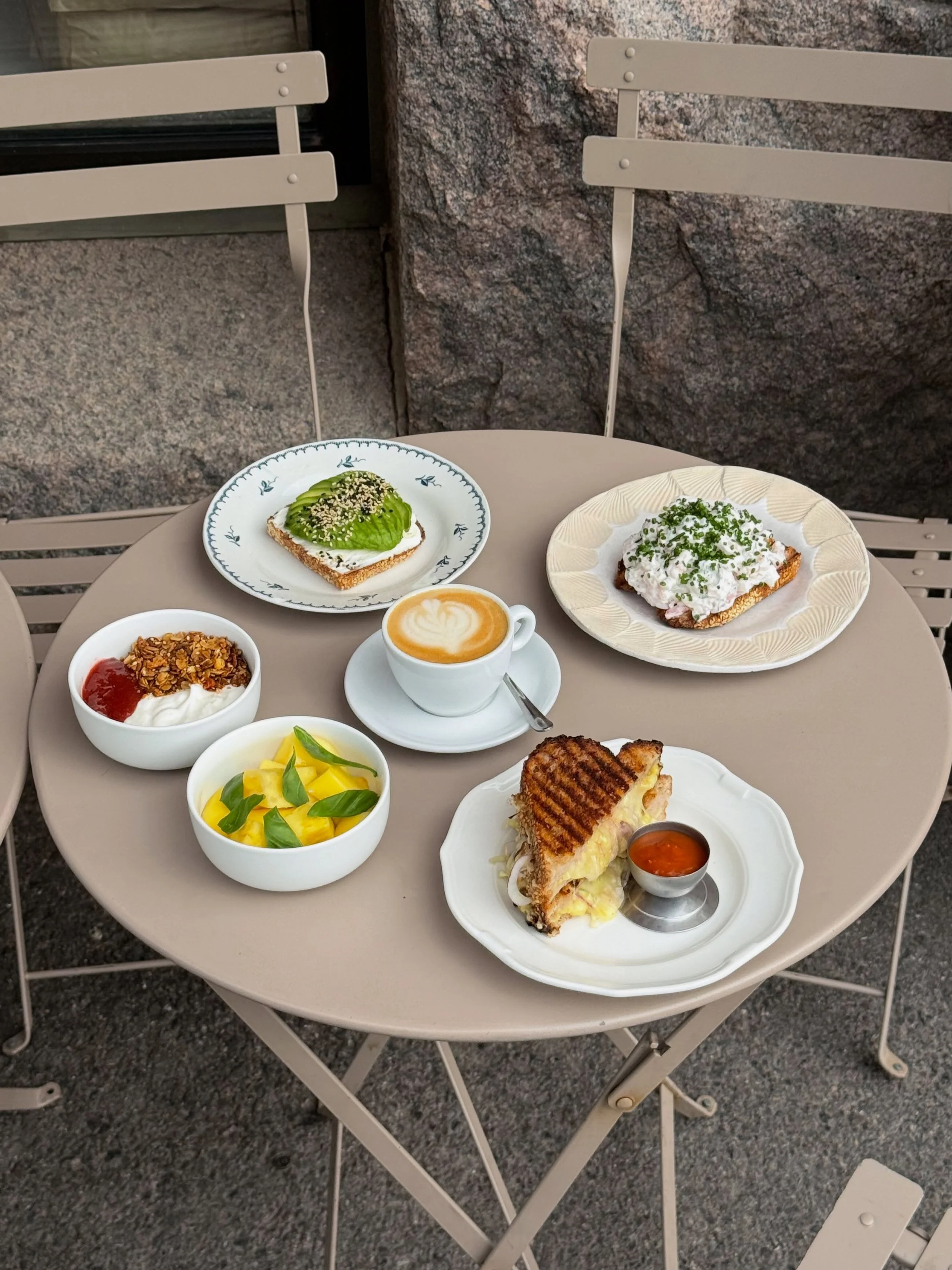 Classics are classics for a reason🦐 Toast Skagen &ndash; along with some other besties &ndash; is now on the brunch menu both at Kallio and Herttoniemi.

Bookings for weekend brunch at Herttoniemi via link in bio, whilst Kallio is always looking for