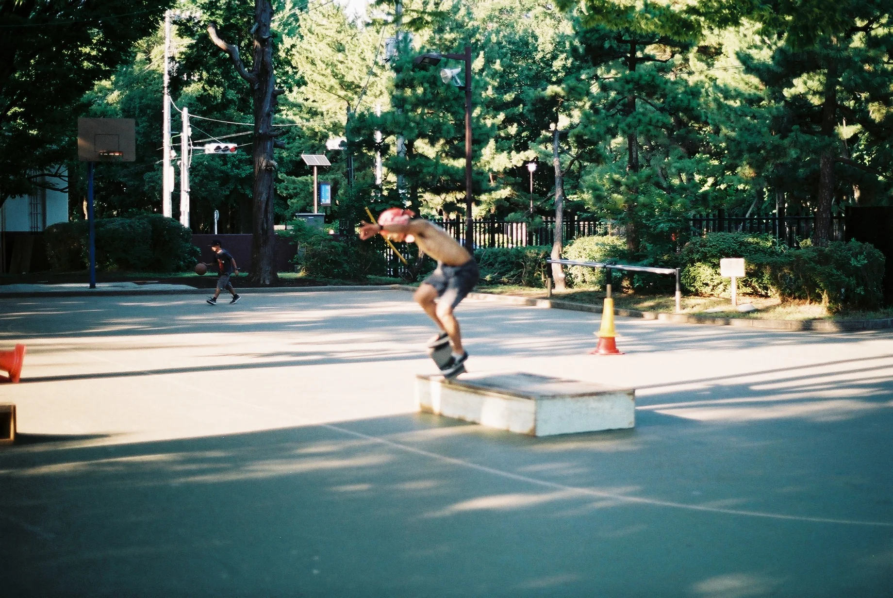 FH000037 3.JPG