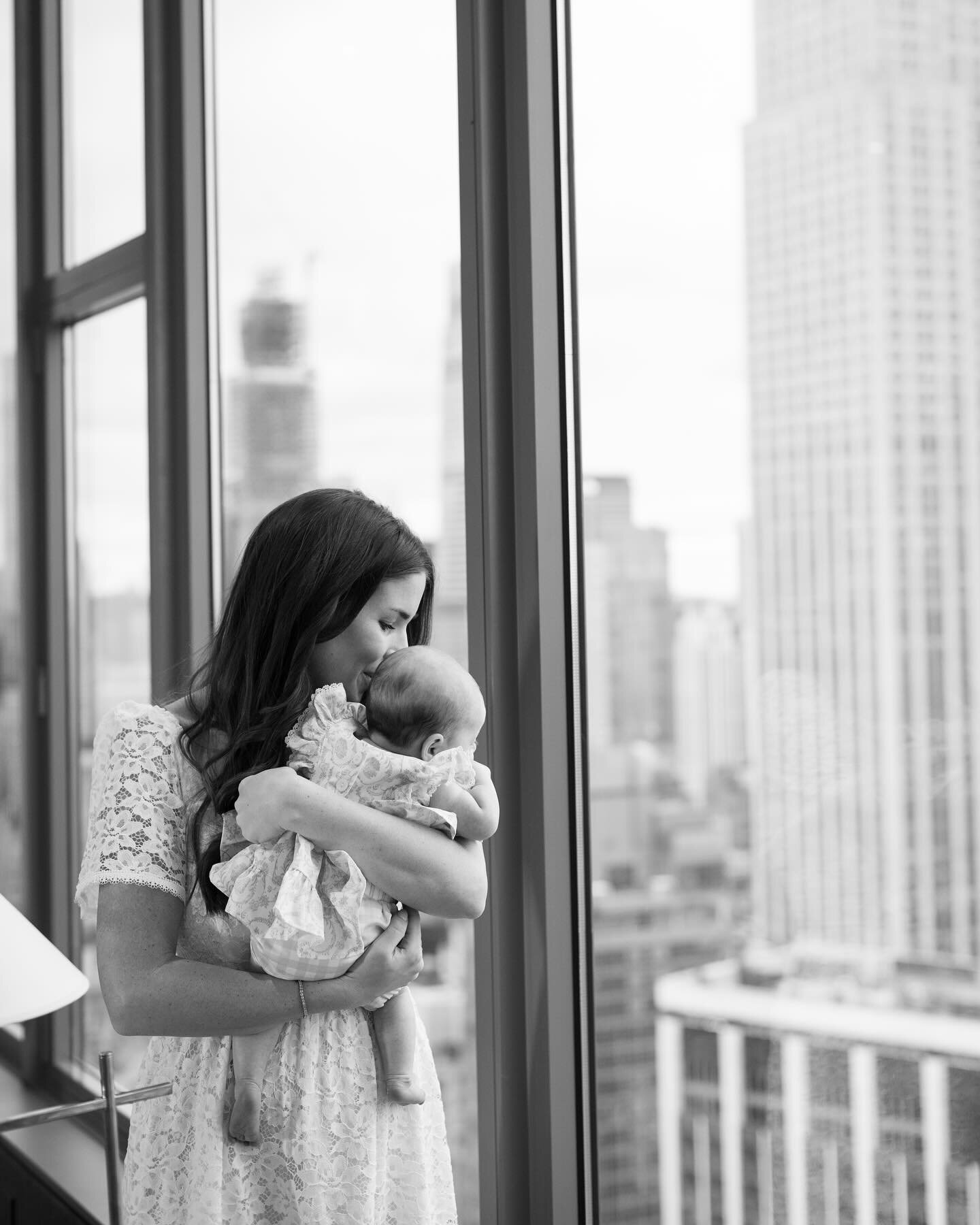 The whole world at your fingertips and an entire lifetime to take it all in. It was a full circle moment photographing beautiful baby C for my past @castlehillinn wedding clients! Congrats @m_flanz and @sflanz ❤️