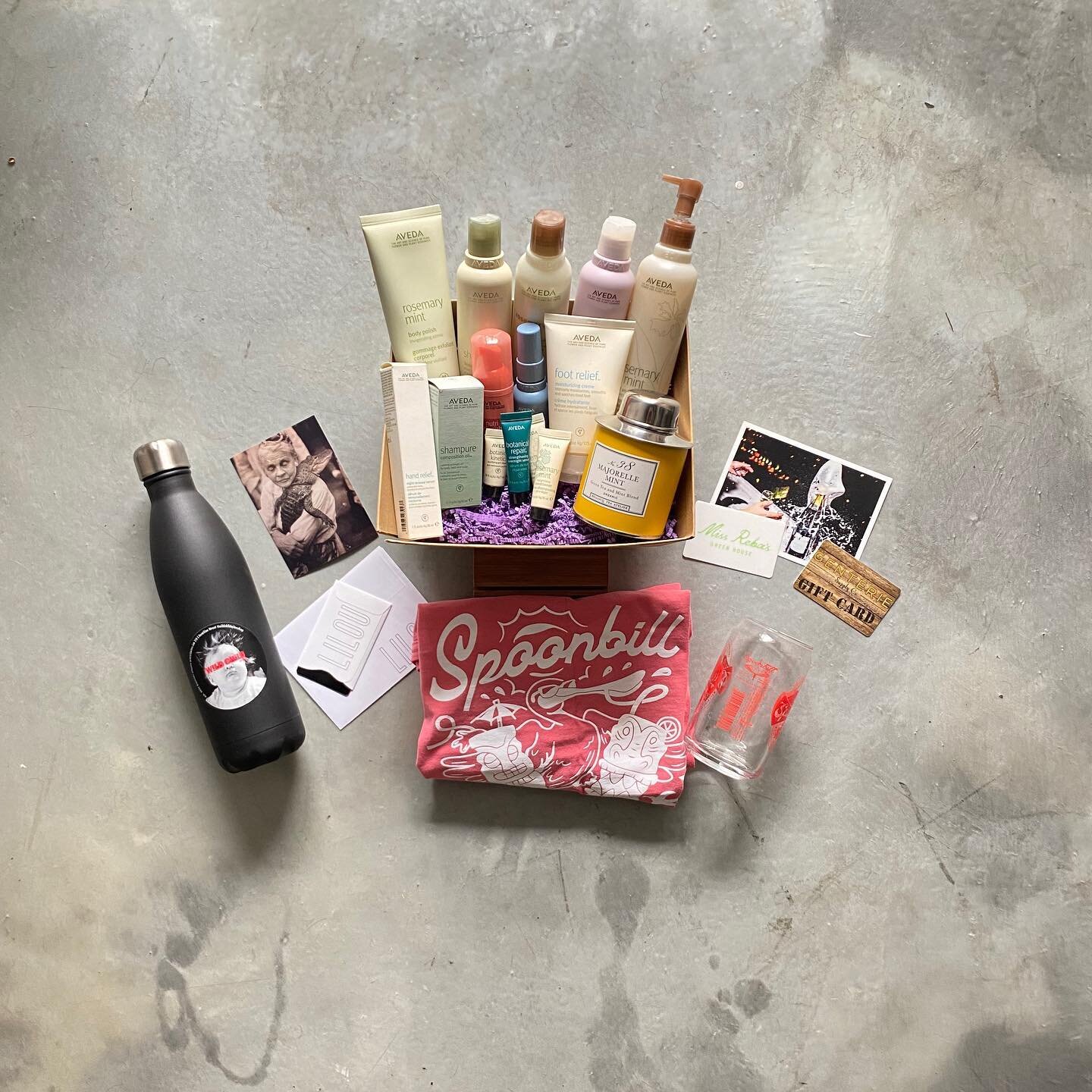 We&rsquo;re giving away some things with our @downtownlft friends!

WIN $500 VALUED PRIZE 🎁
Includes: 
- $300 MONREVE AVEDA PRODUCTS 💇🏼&zwj;♀️
- $50 MISS REBA&rsquo;S GIFT CARD 🪴
- $50 GENTERIE GIFT CARD 💝
- $25 LILOU GIFT CARD 💝
- $45 WILDCHIL