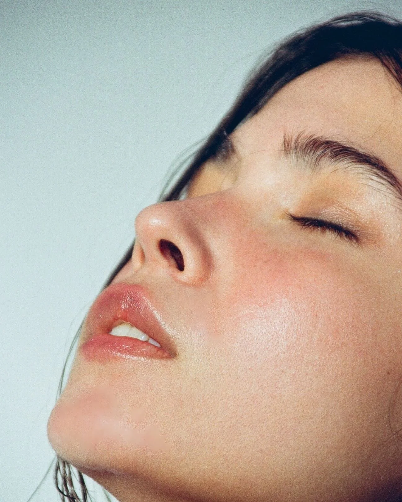 Kristen is wearing Brume, our hydrating face mist.