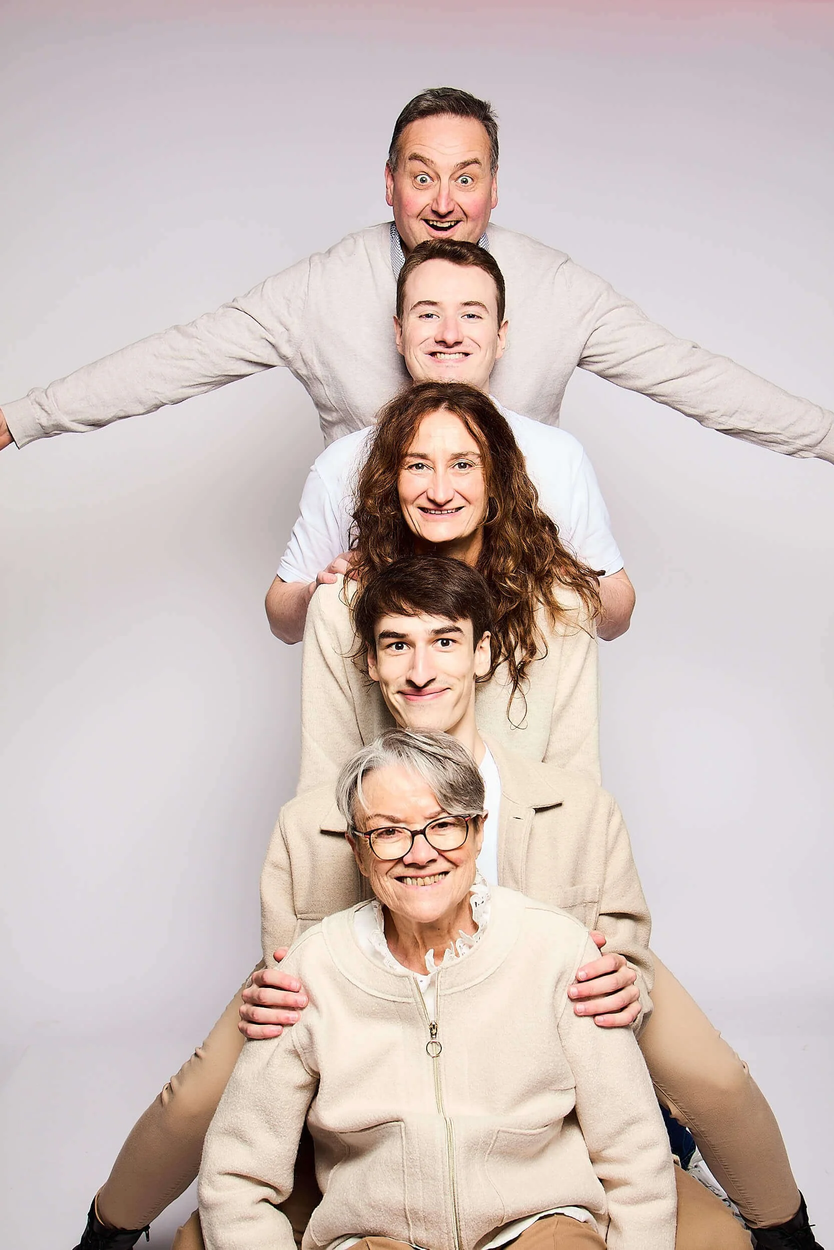 shooting-photo-famille-studio.jpg