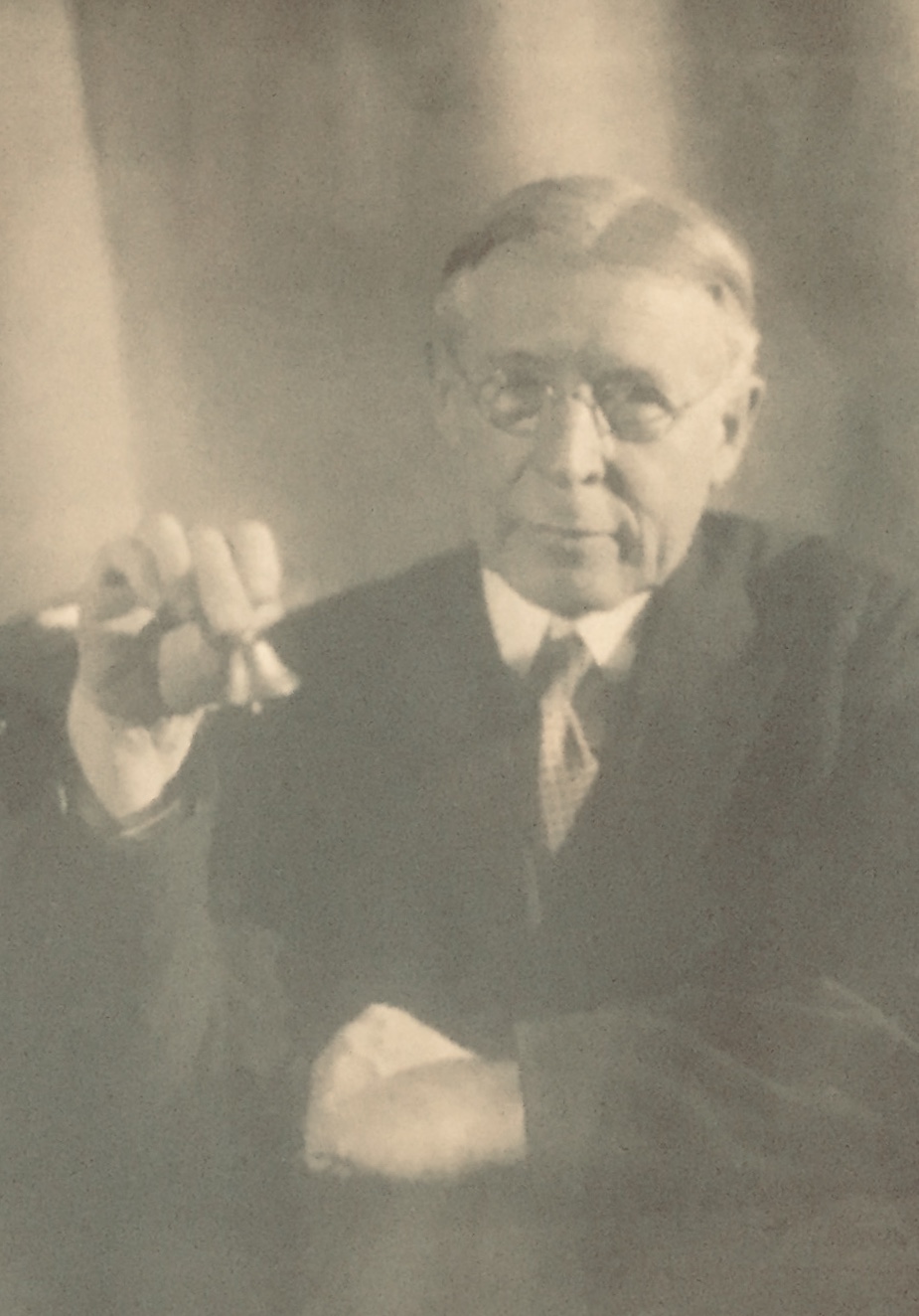 A picture of the eminent paleontologist John M. Clarke from his biography, which was in turn written by eminent paleontologist Charles Schuchert, published by the National Academy of Sciences: http://www.nasonline.org/publications/biographical-memoirs/memoir-pdfs/clarke-john-m.pdf .