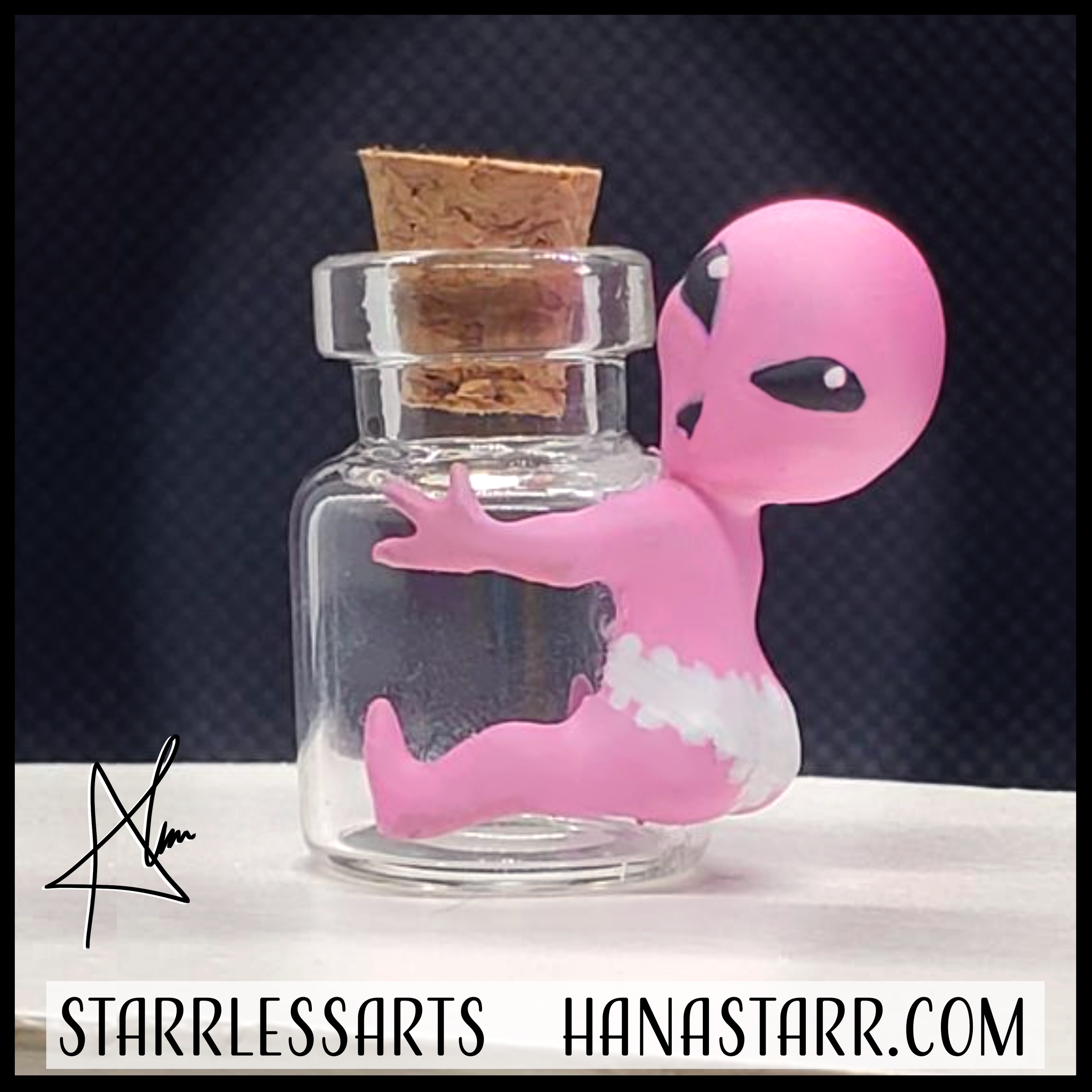 bottleBuddies_cryptidAlienPink.png