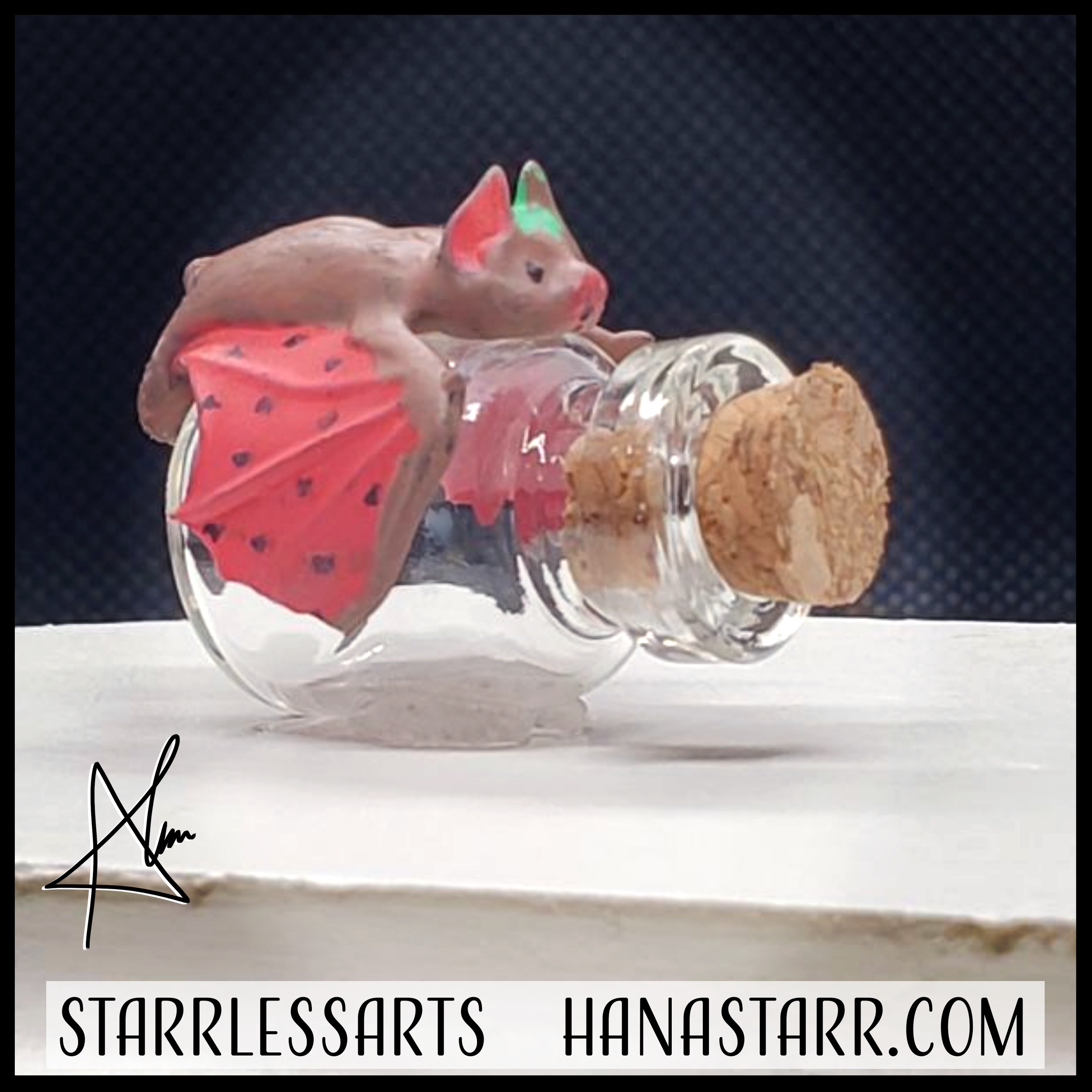 bottleBuddies_batStrawberry.png