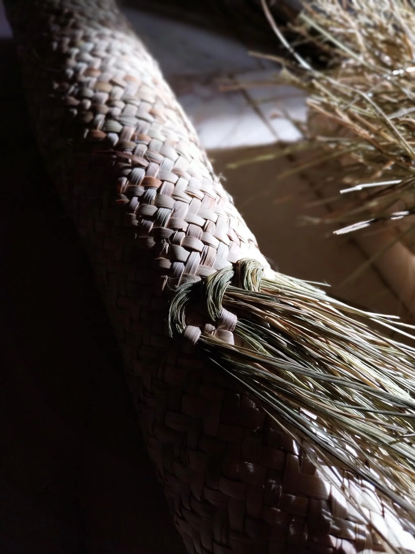 For the exhibition of INTERWOVEN with @almeida_felipa we brought together designers and artists from diverse backgrounds and creative disciplines.  Trough collaboration and exchange during a residency, they developed a shared body of work shaped by e