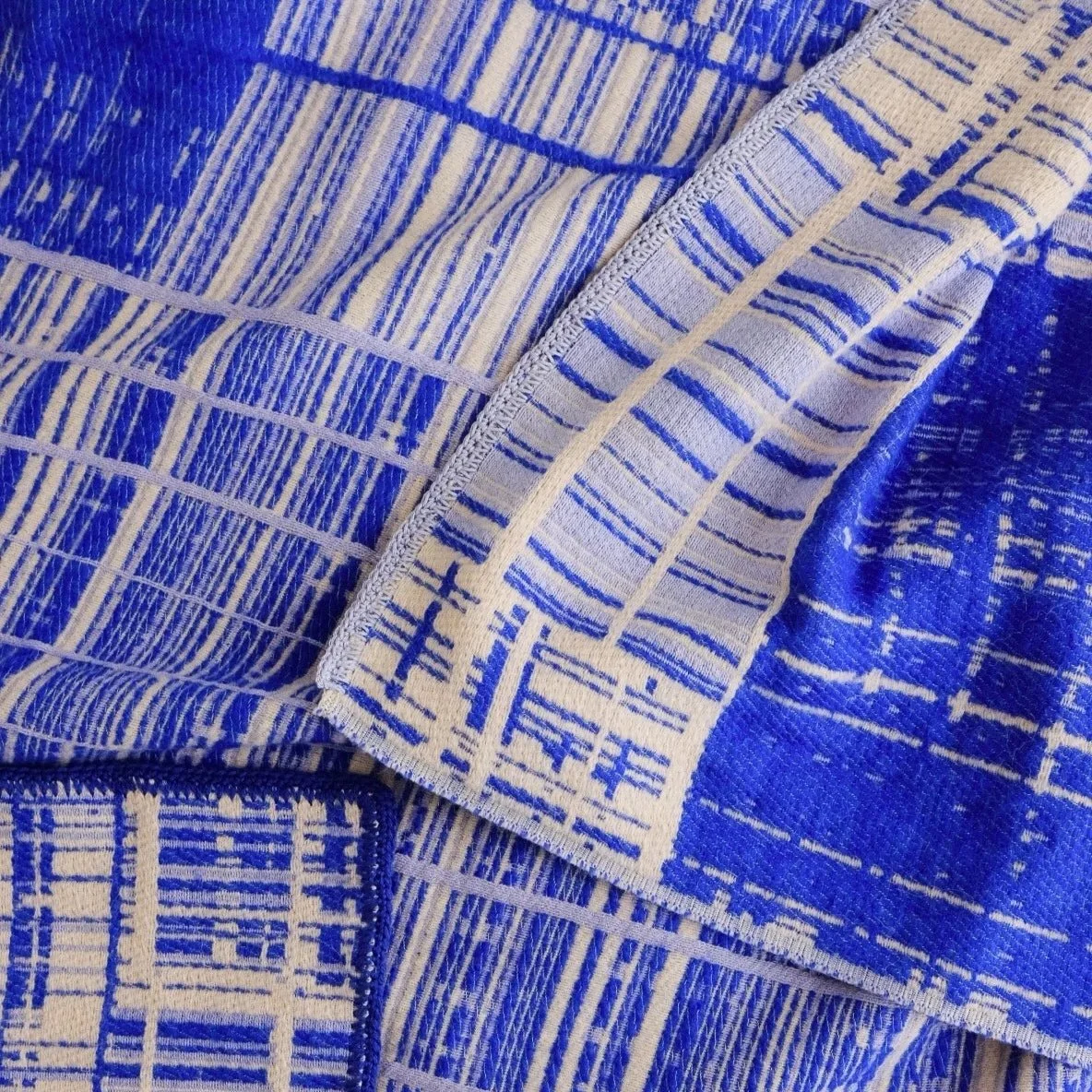 EmmaTerweduwe-BeyondBold-ElectricBlue3.jpg