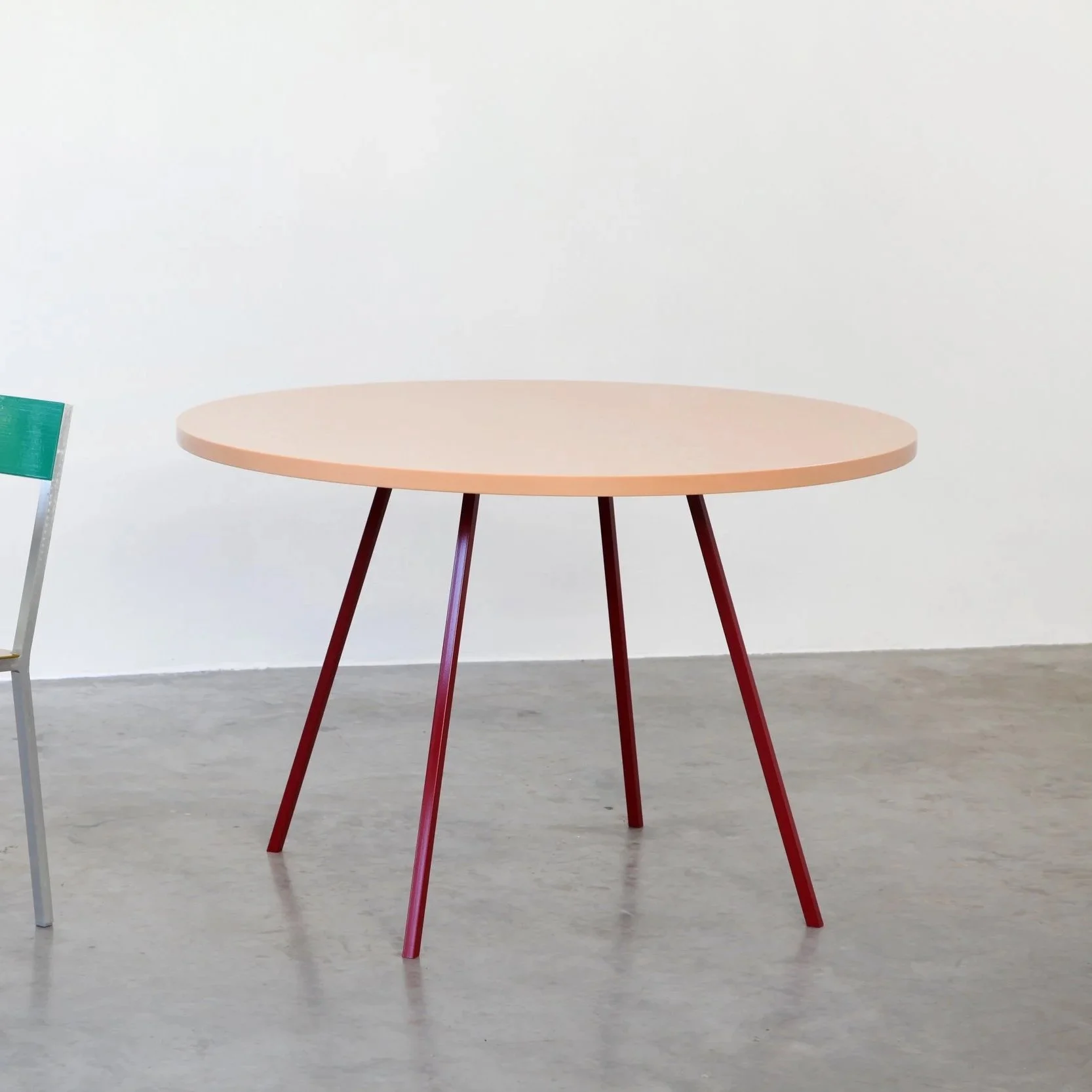 round_table_blueandpink.jpg