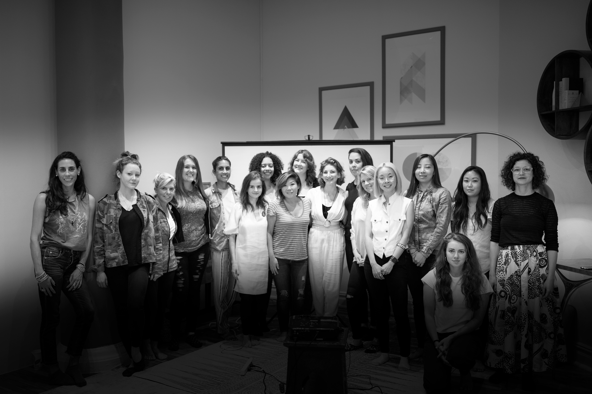954A1261-bw.png
