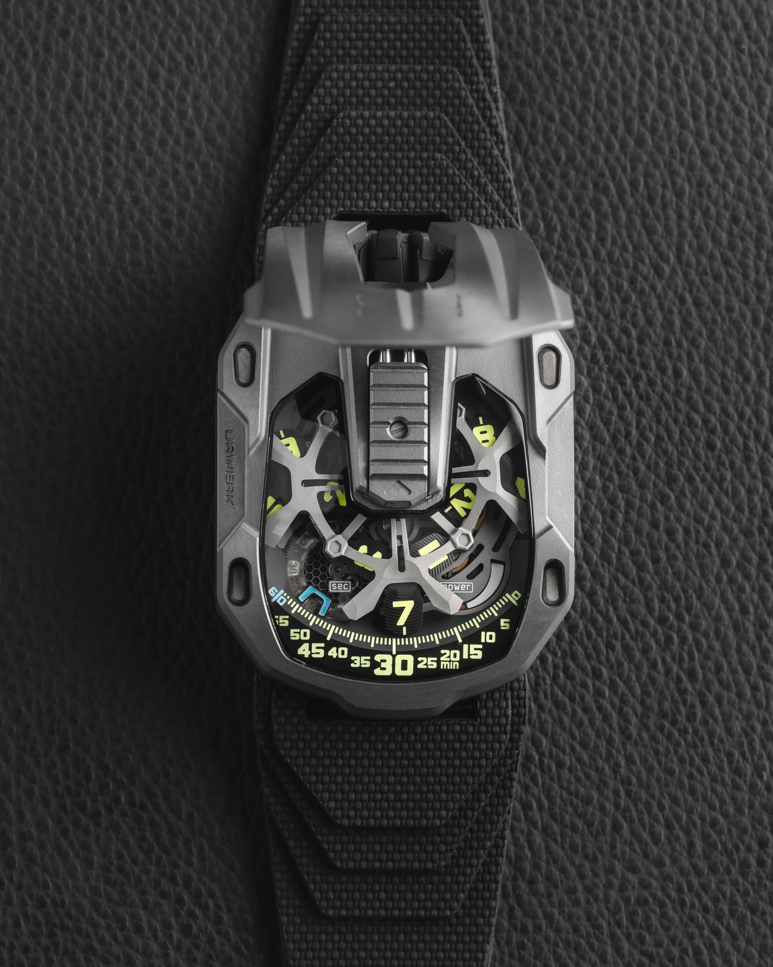 Urwerk UR-105 TTH "Tantalum Hull"