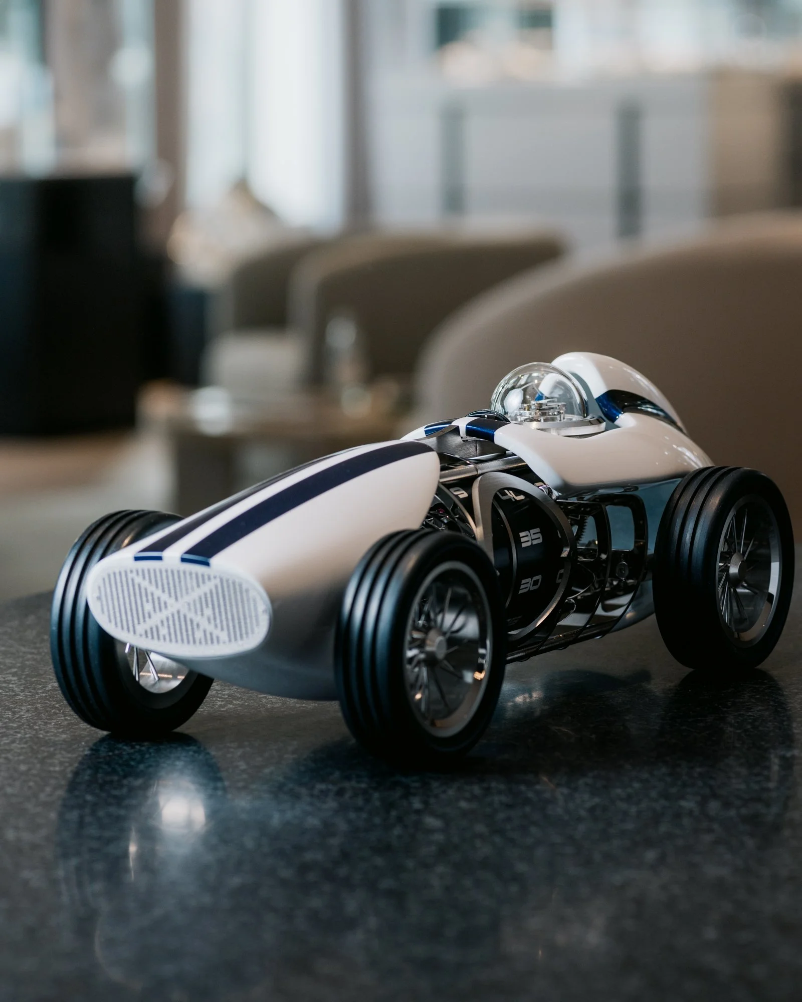 L'EPEE 1839 TIME FAST D8 in white with blue stripes