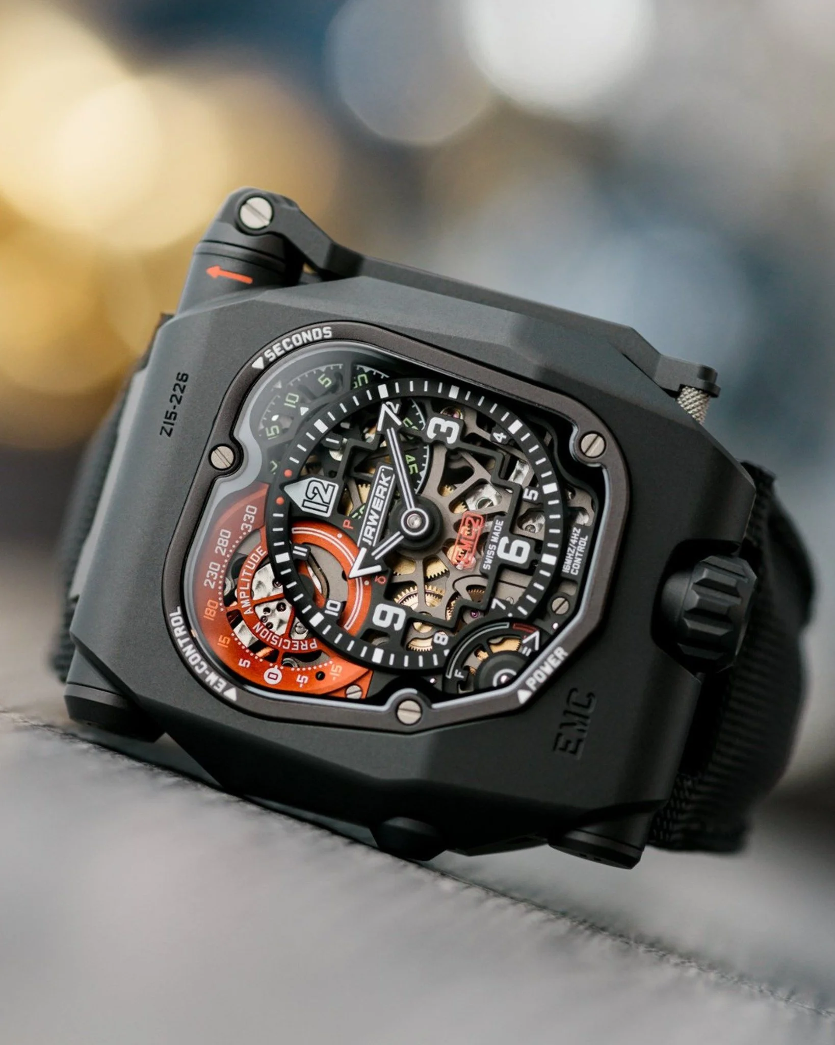 We&rsquo;re thrilled to present the URWERK EMC Timehunter X-Ray 🩻 in black, now available Pre-Loves at EsperLuxe. 

The EMC is remarkable for two reasons. The first, as seen at 10 o&rsquo;clock on the dial, is the timepiece&rsquo;s ability to track 