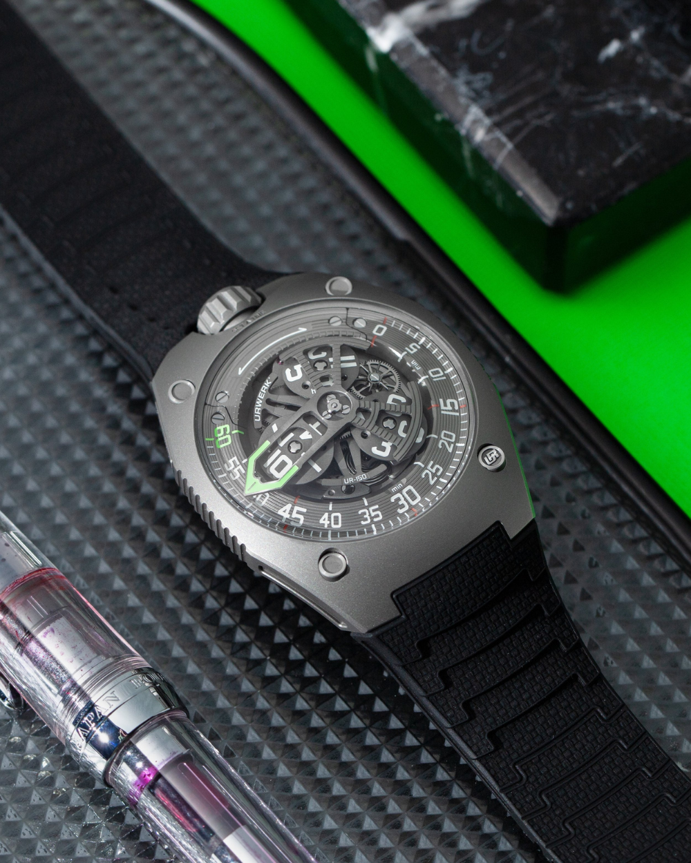 URWERK UR-150 Scorpion Titan