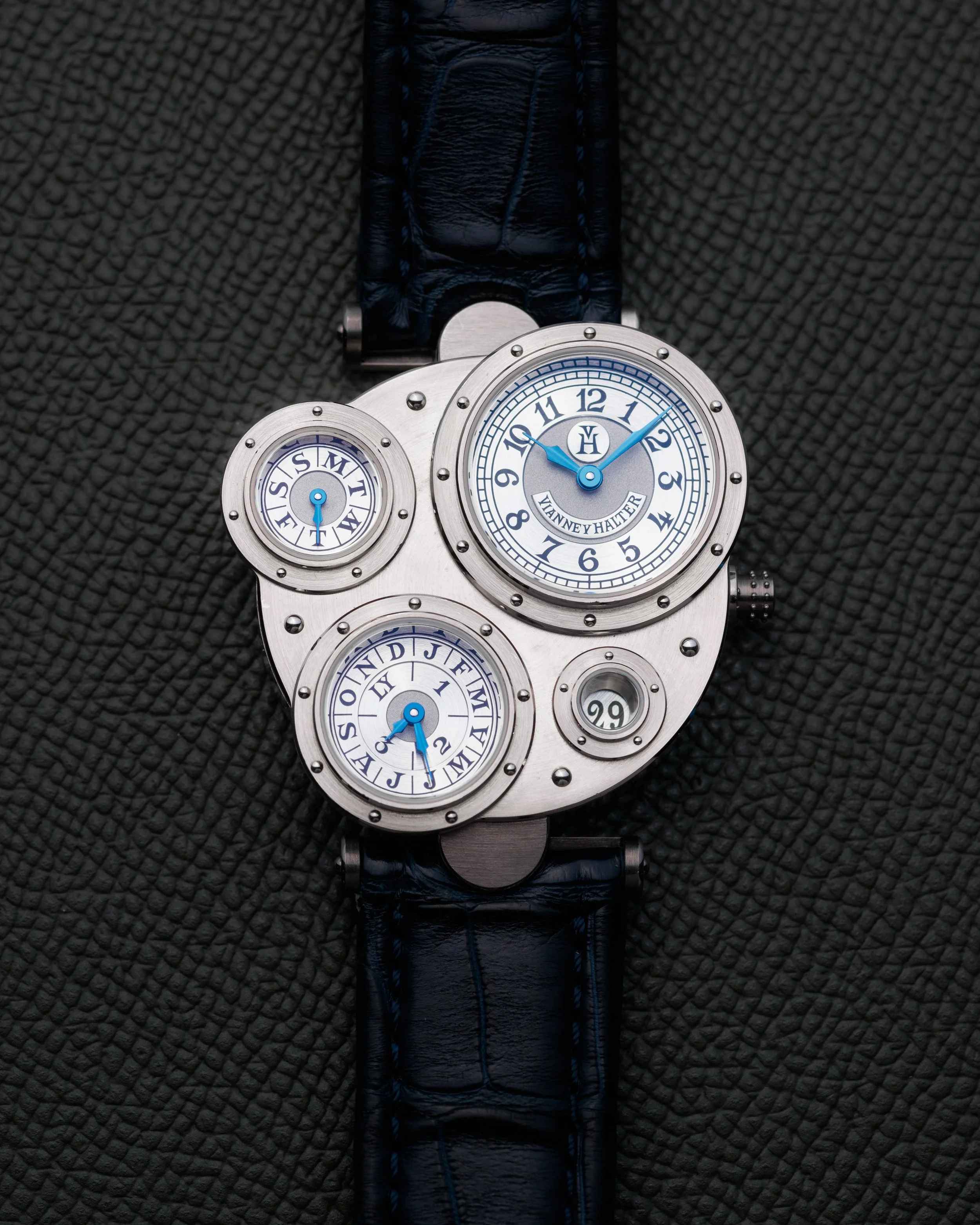 Vianney Halter Antiqua