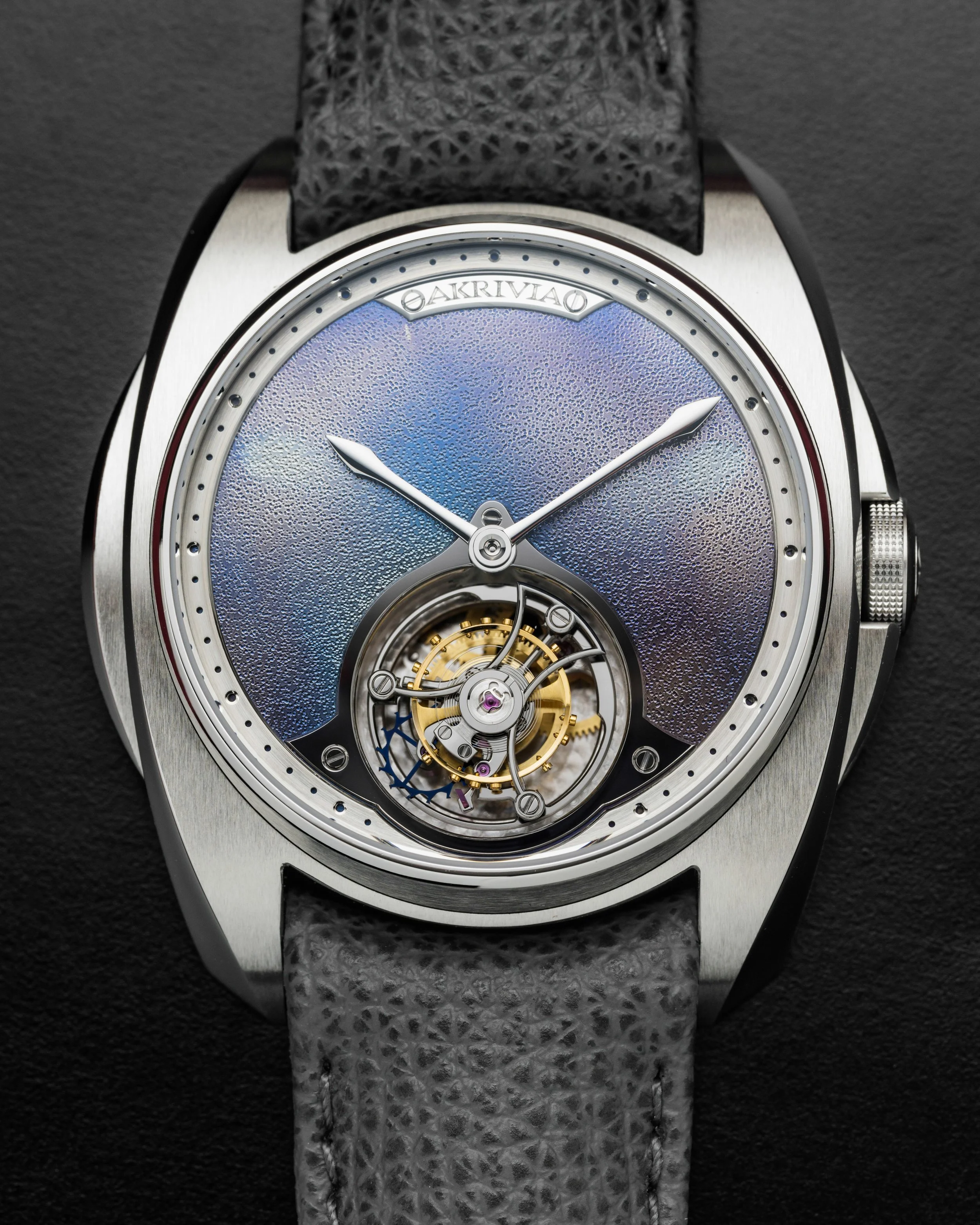 Akrivia AK-02 Heure Minute Pièce Unique