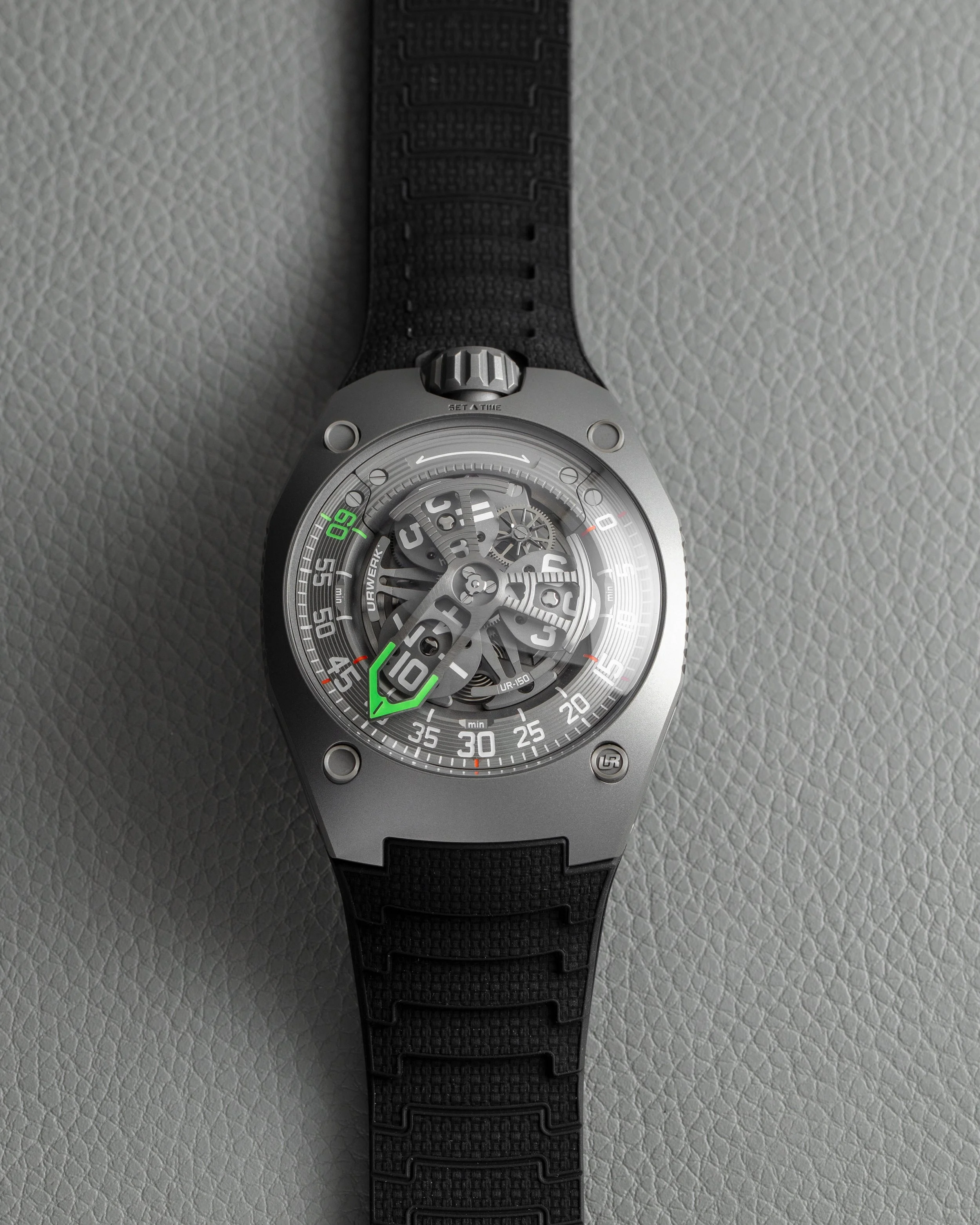 URWERK UR-150 Scorpion Titan