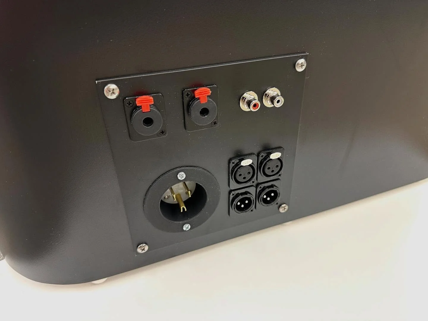 DUAL makes your DJ Console plug in ready