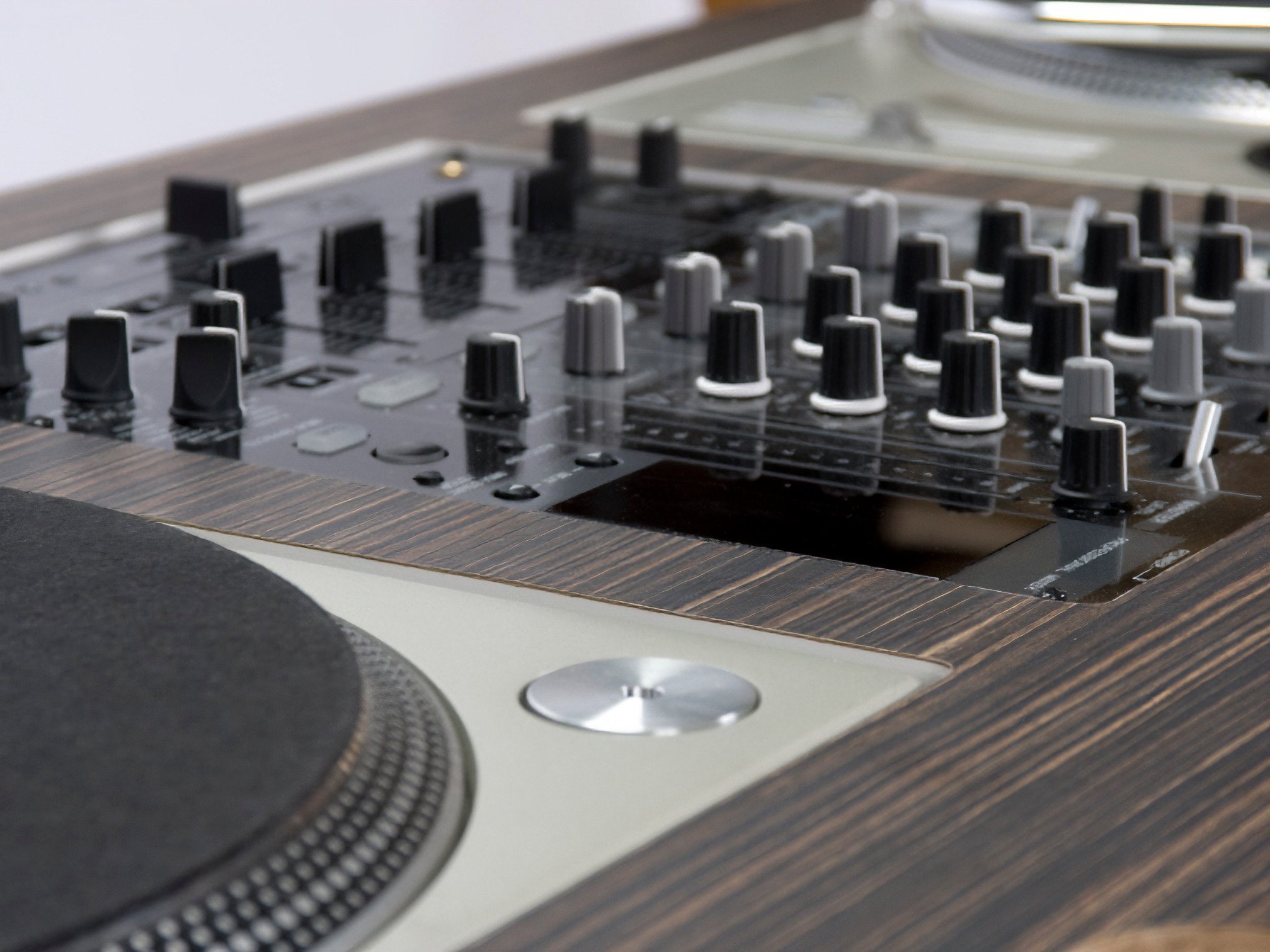dj-mixing-desk-new-york.jpg
