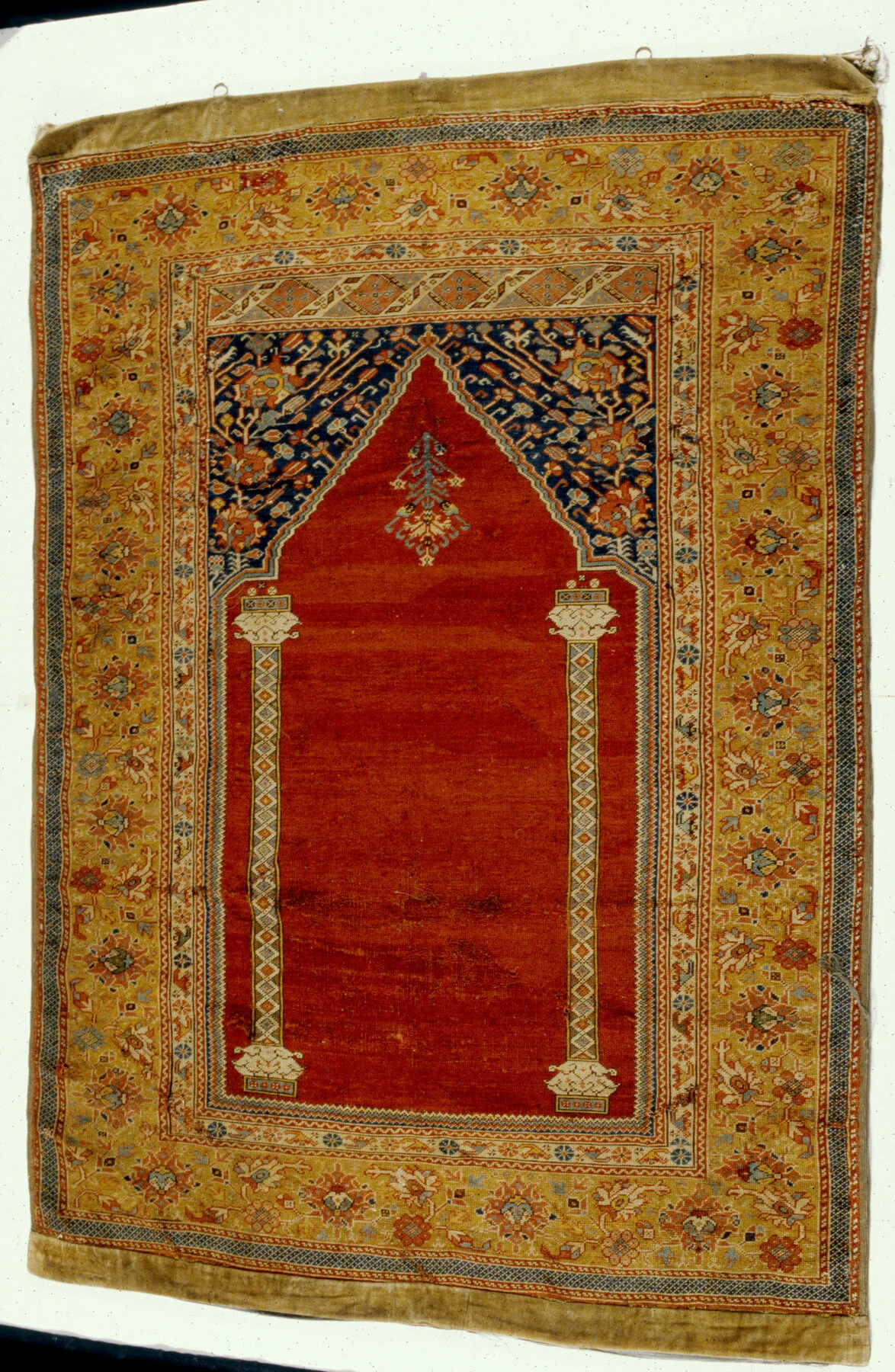 Turkish_-_Prayer_Rug_-_Walters_811.jpg