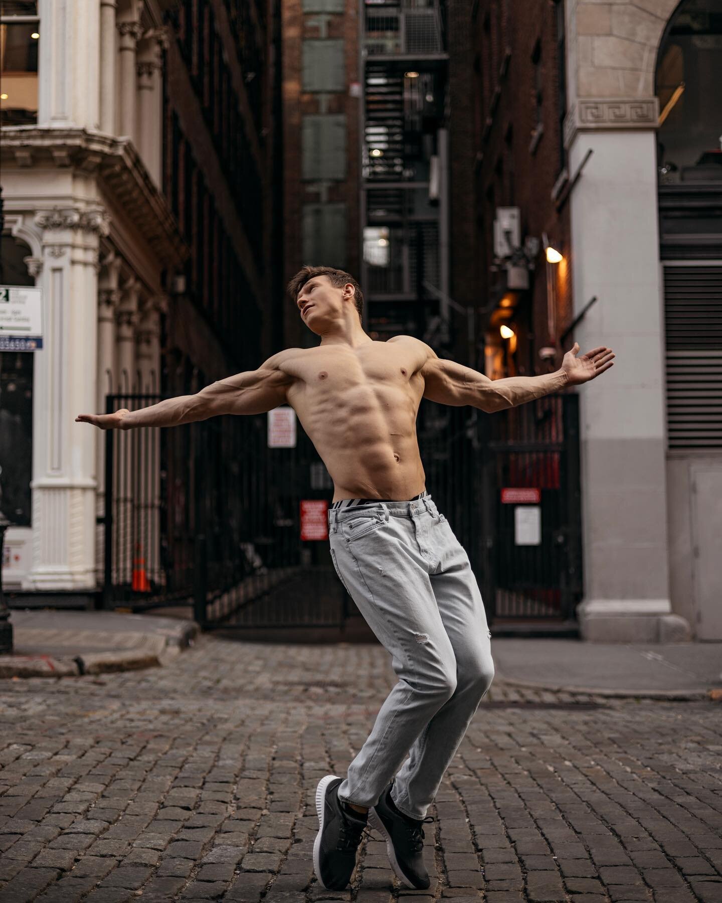 Model @diomer333n 

📹📸 by @duke.nyc 

#video #streetstyle #film #bts #behindthescenes #male  #malemodel #men  #mensstyle #menswear #underwear  #mensfashion #newyork #fitness #bodybuilding #body  #gym #muscle #abs #chest #fitness #workout #gymtime #