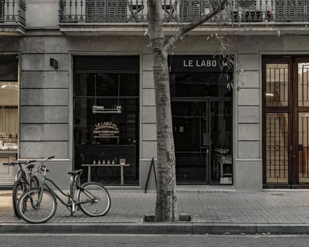 Carrer del Rosselló, Barcelona Lab details. #LeLaboBarcelona #SanctuaryForTheSenses #SniffAround.jpg