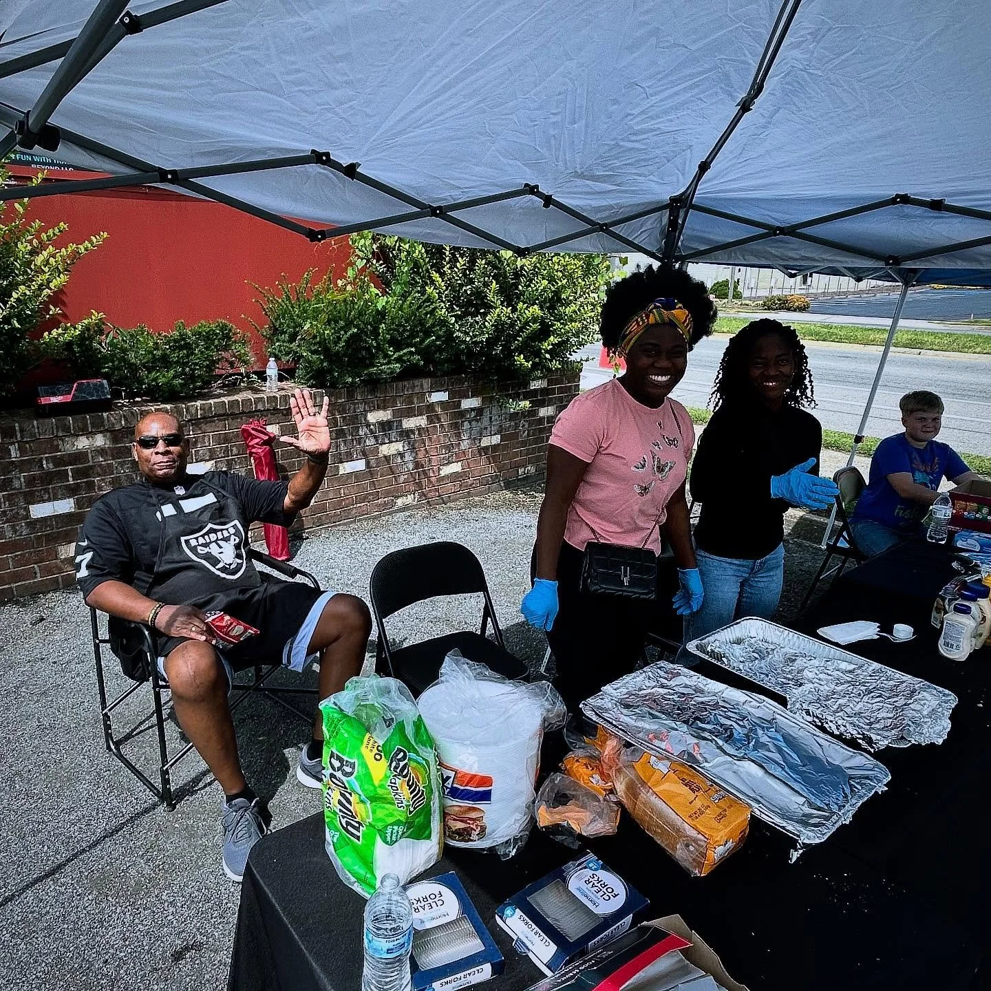 Scenes from today&rsquo;s outreach on Melrose. We love how God is moving in our city! 

#roanoke #roanokeva #outreach #church
