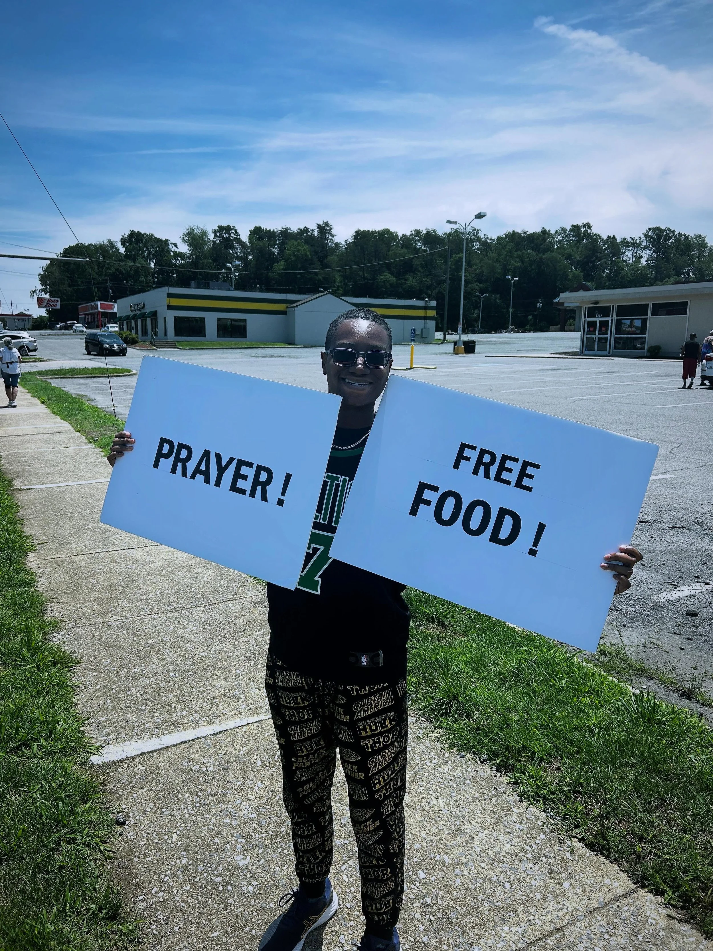 Another amazing time serving at our monthly outreach! Had people give their lives to Jesus! 🙏🙌
Big thanks to all who served! 

#roanoke #roanokeva #outreach