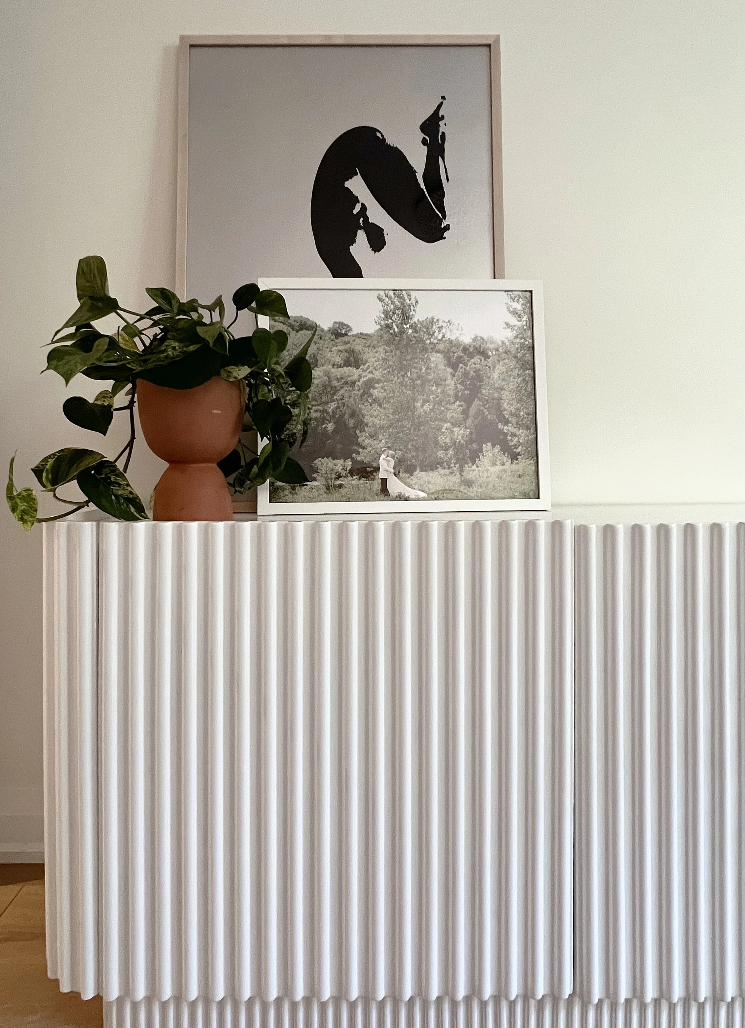 bedroom console detail.jpg