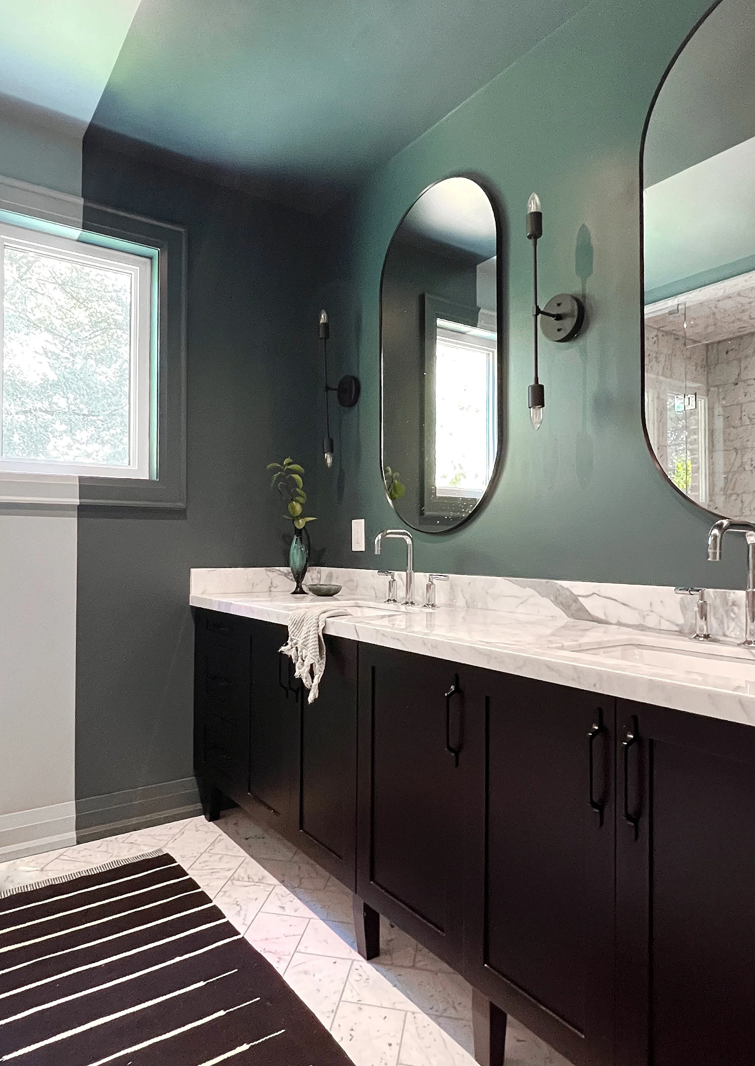 bathroom vanity.jpg