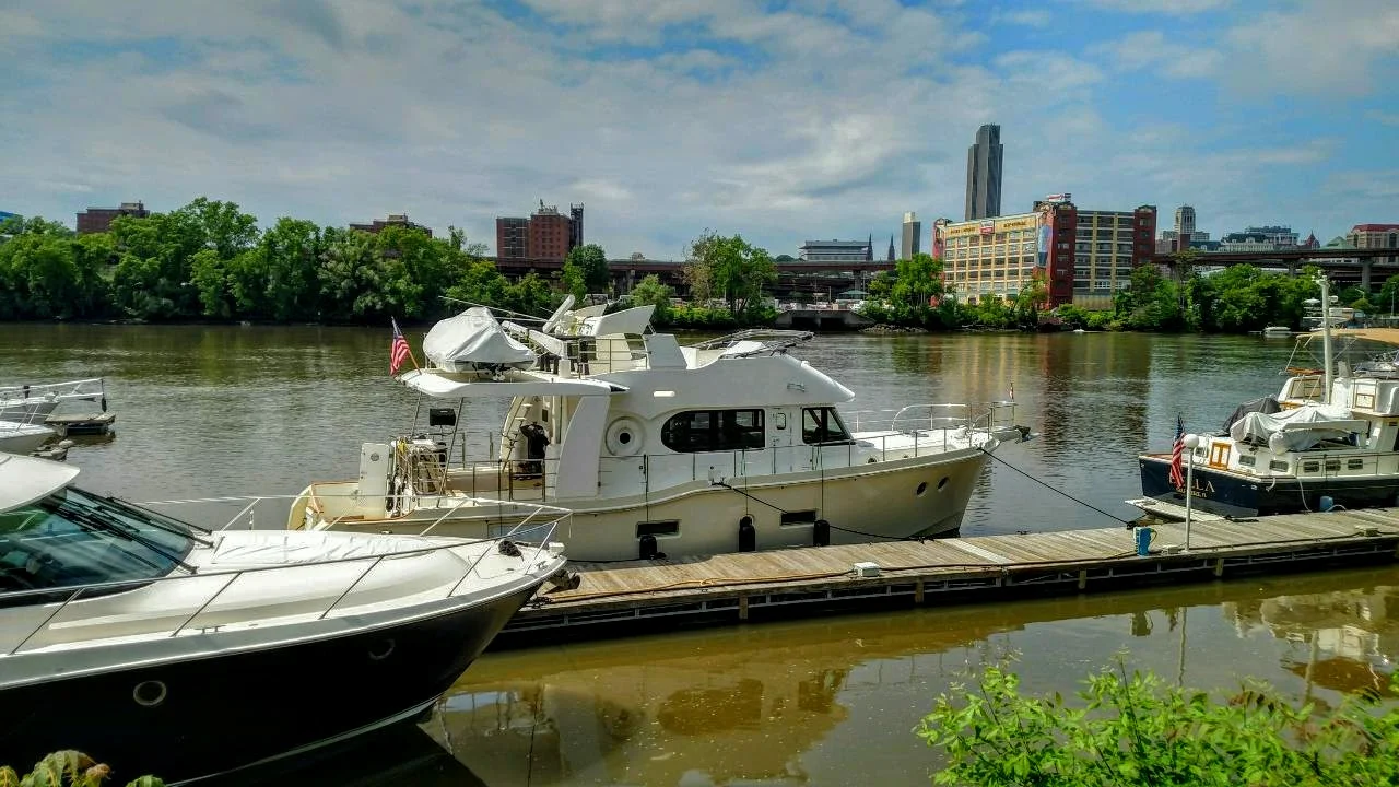 Independence has a new look. No bimini and the arch is tipped down to clear upcoming bridges. She now has a clearance of 18 feet, 2 inches.