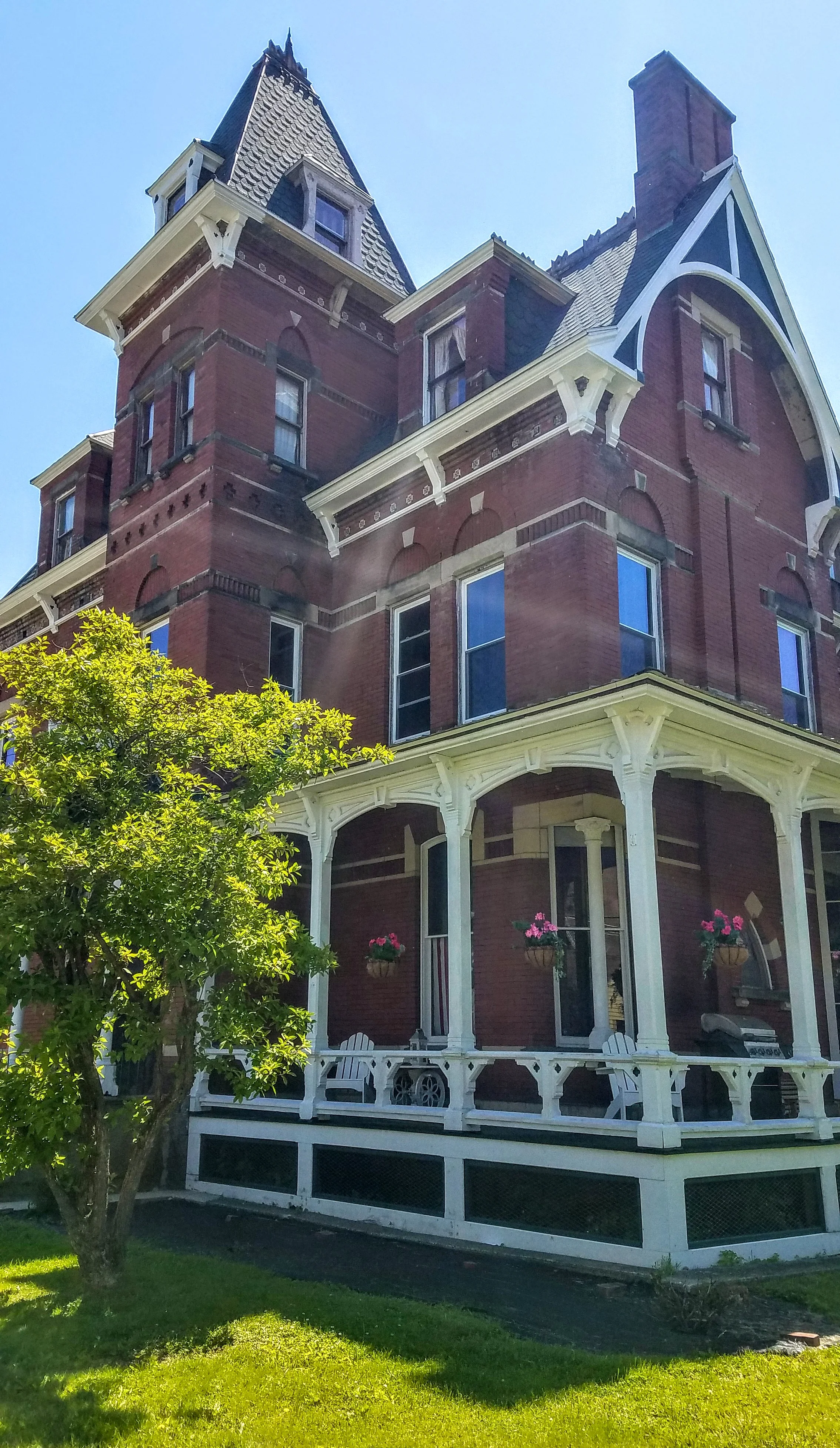 Nice Victorian Era home