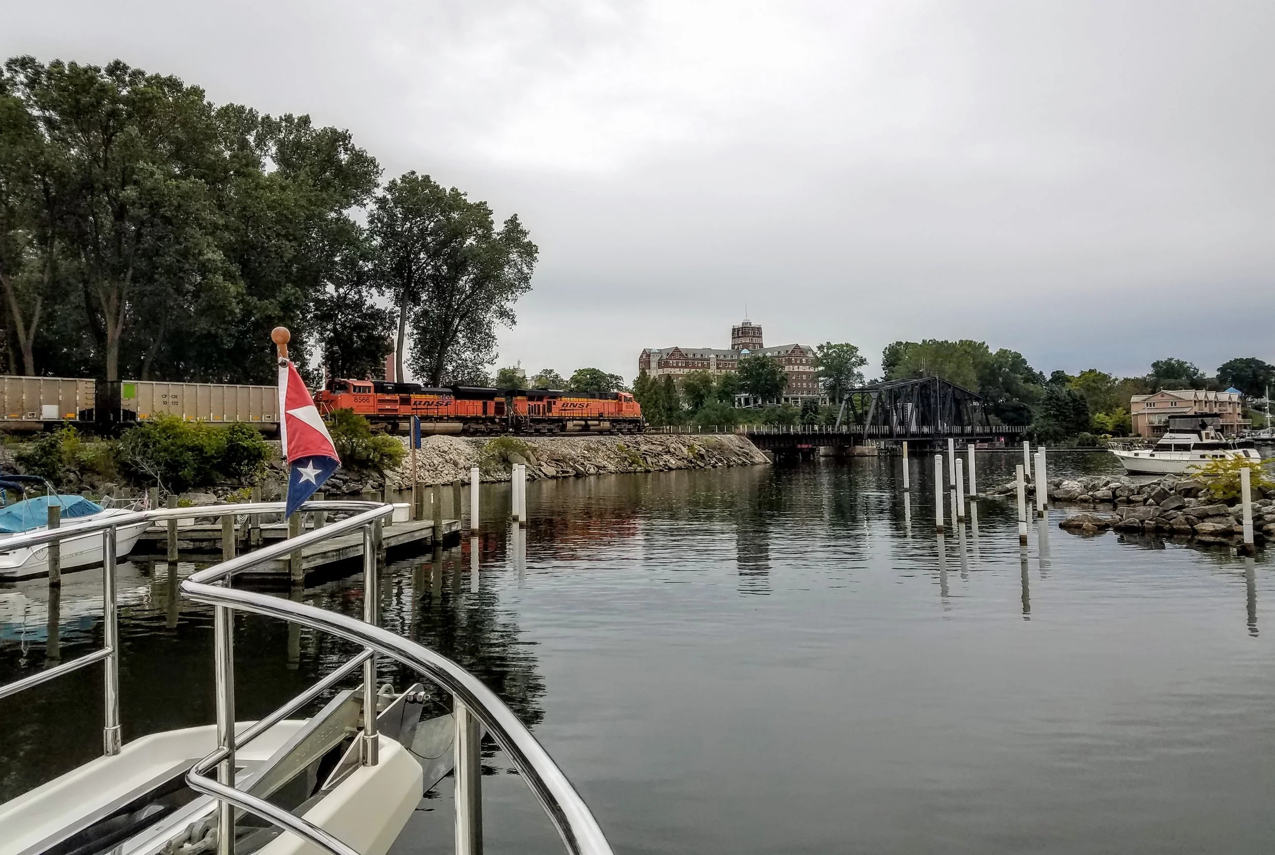 Later in the evening this little swing bridge gets quite busy