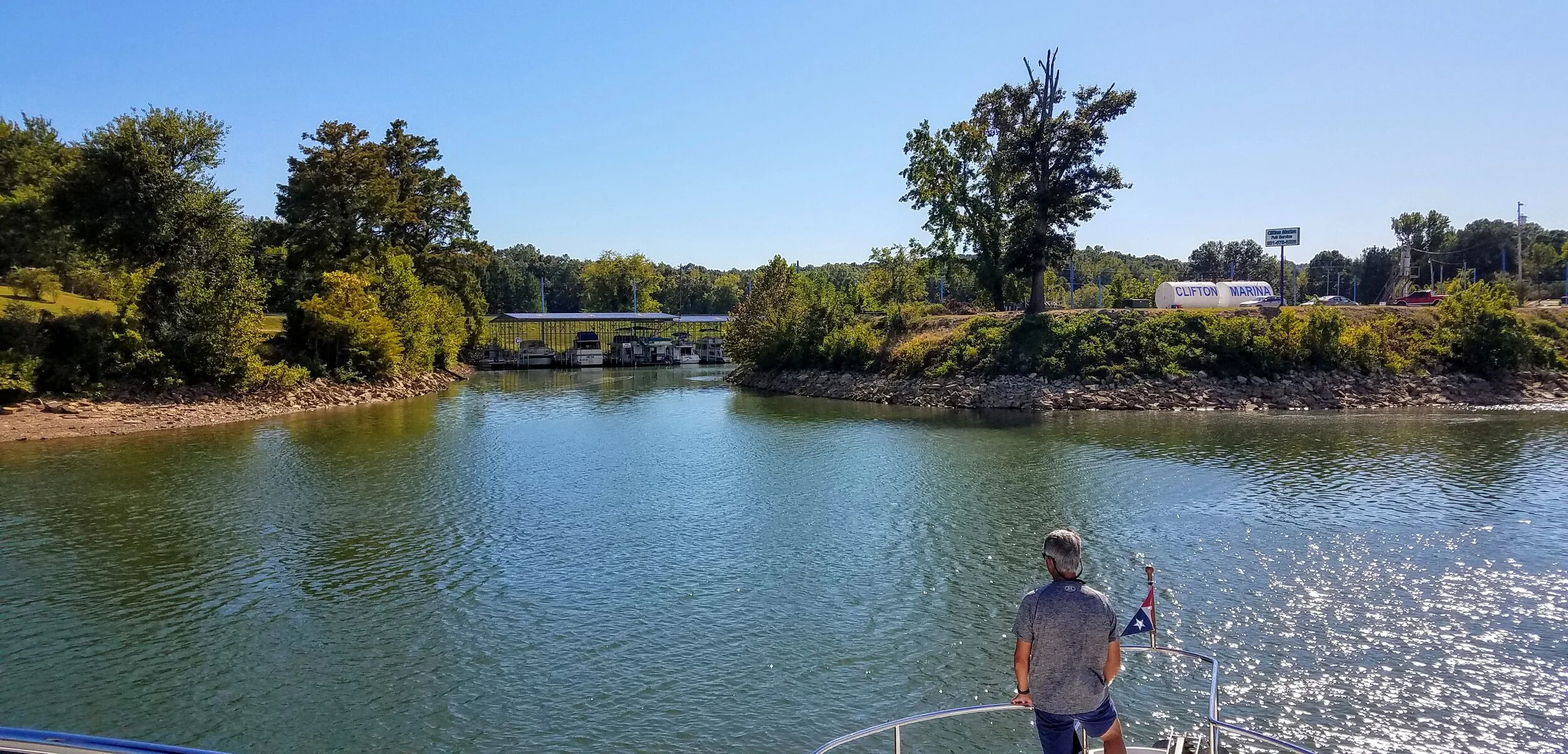 The narrow and shallow entrance to Clifton Marina in Clifton, TN