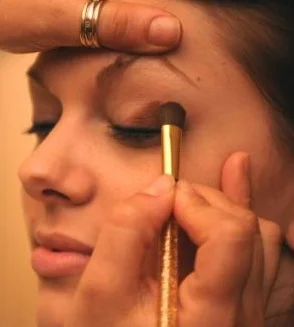 FIVE THINGS I LEARNED IN MAKEUP SCHOOL