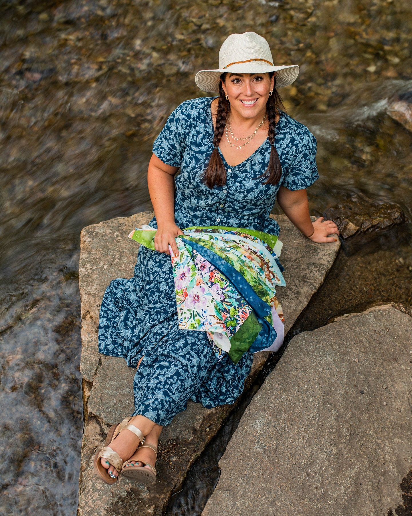 Howdy friends! 👋🏼 I&rsquo;m so excited to be in Houston this weekend for International Quilt Market! I&rsquo;ll be showing off my new fabric line with Moda Fabrics called Wanderlust, which will hit stores in April 2025! If you&rsquo;re going to be 