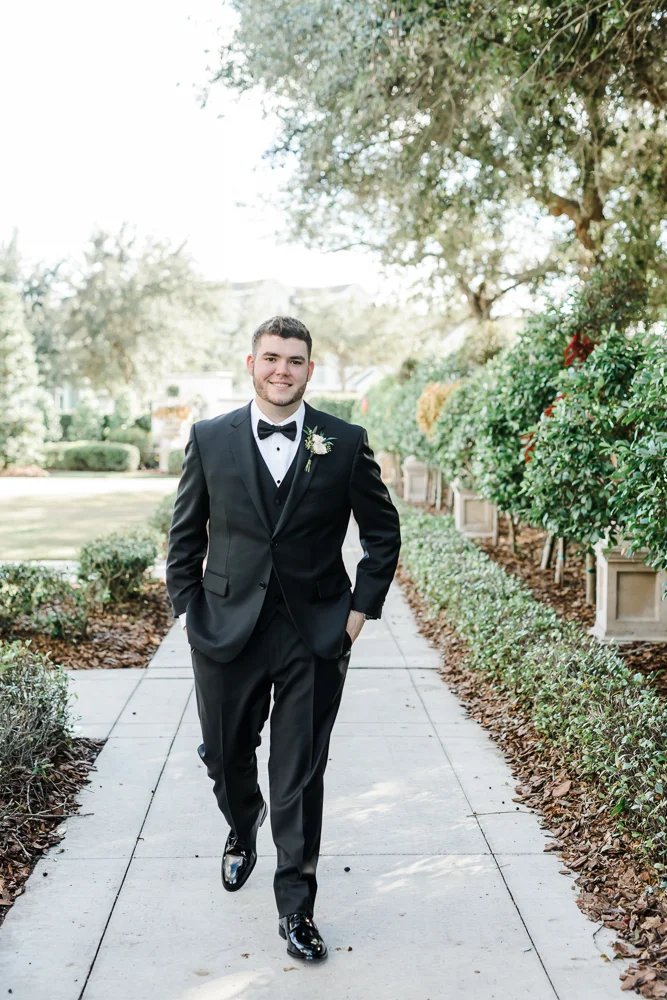 Modern and romantic wedding at Palmetto Club at FishHawk-23.jpg