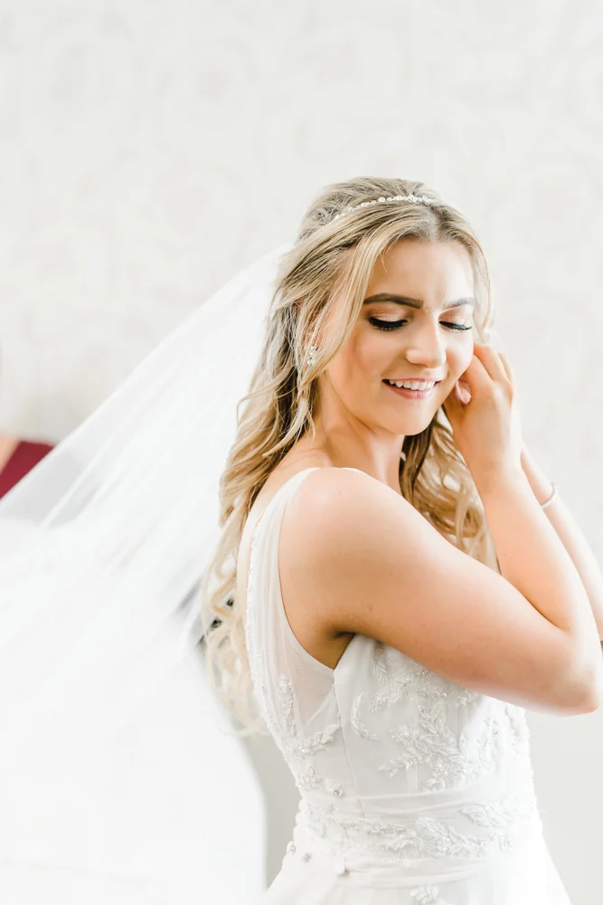 Modern and romantic wedding at Palmetto Club at FishHawk-28.jpg