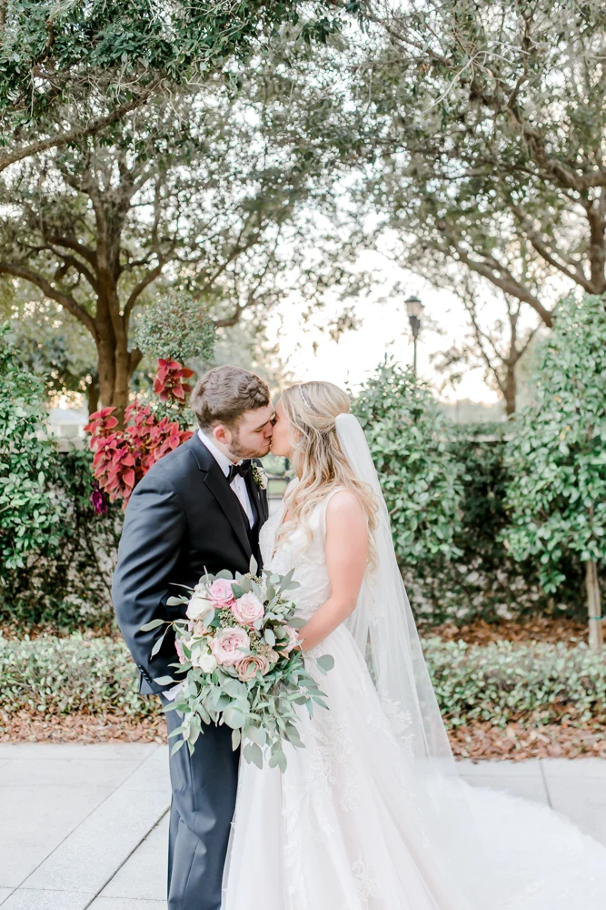 Modern and romantic wedding at Palmetto Club at FishHawk-72.jpg