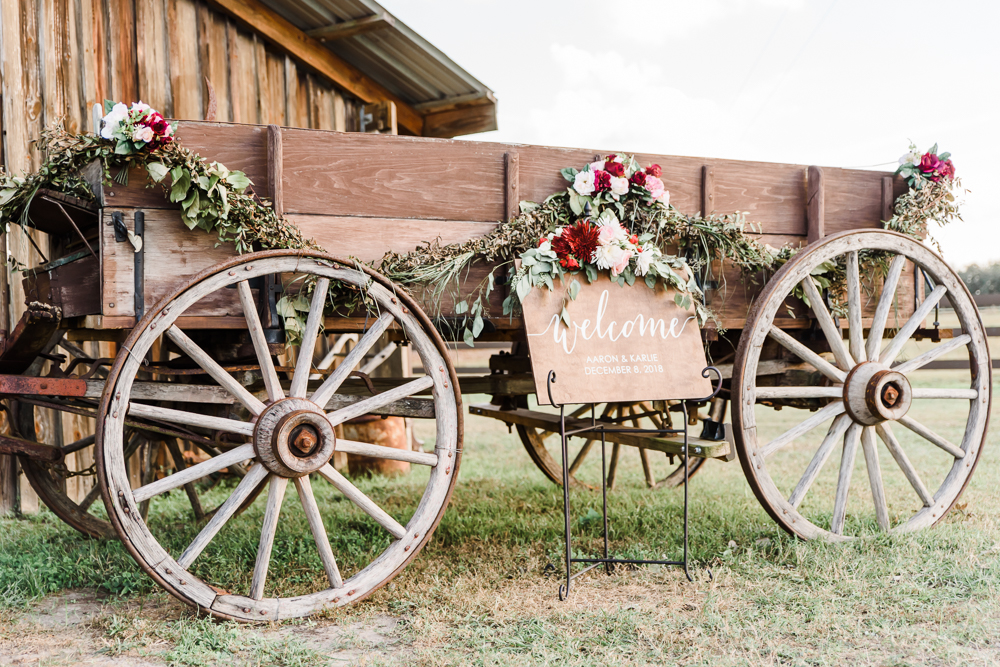 Romantic Outdoor Barn Wedding-97.jpg