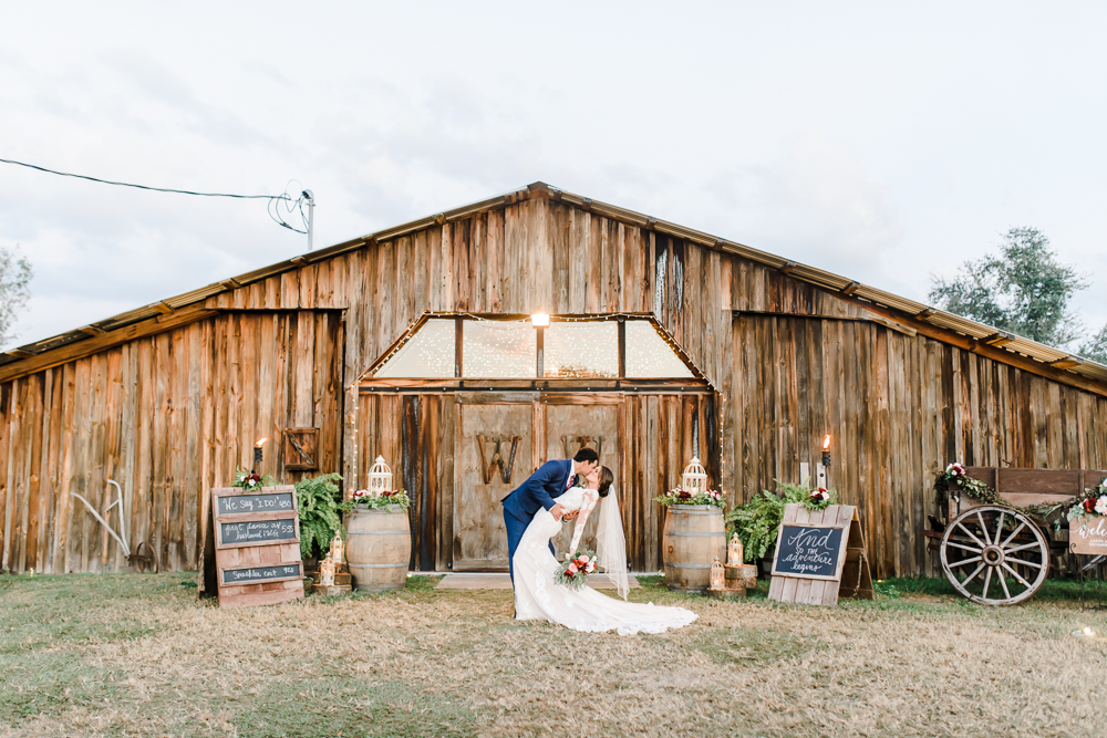 Romantic Outdoor Barn Wedding-172.jpg