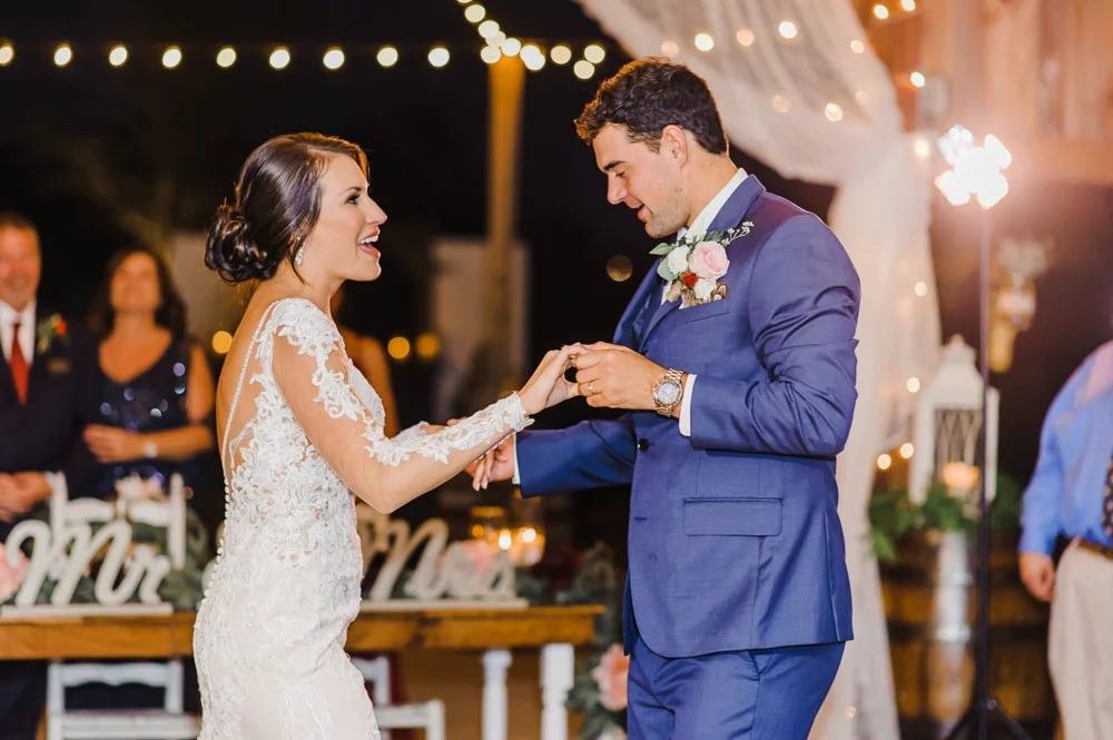Romantic Outdoor Barn Wedding-179.jpg