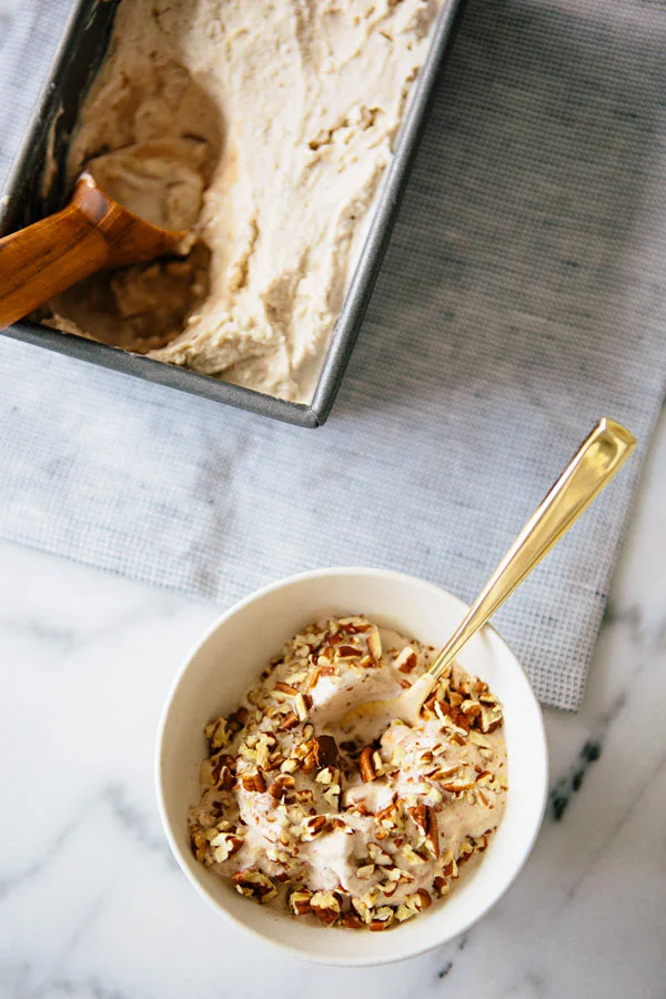 cardamon_cinnamon_swirl_ice_cream_1.jpg