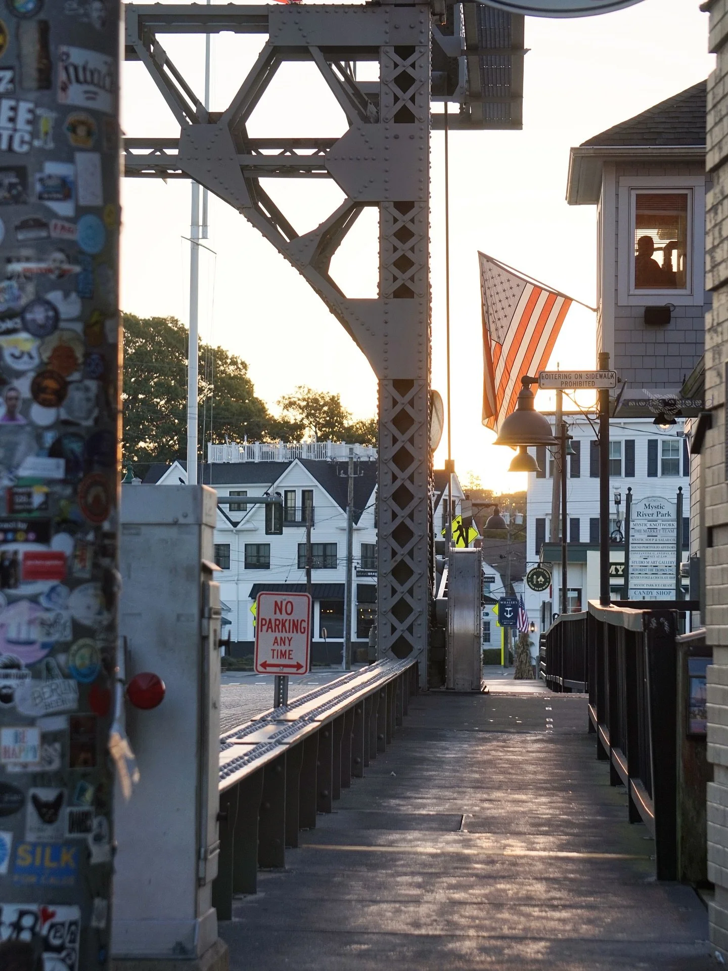 A beautiful sunrise stroll through Mystic from a couple weeks ago. Perfect golden light! ✨