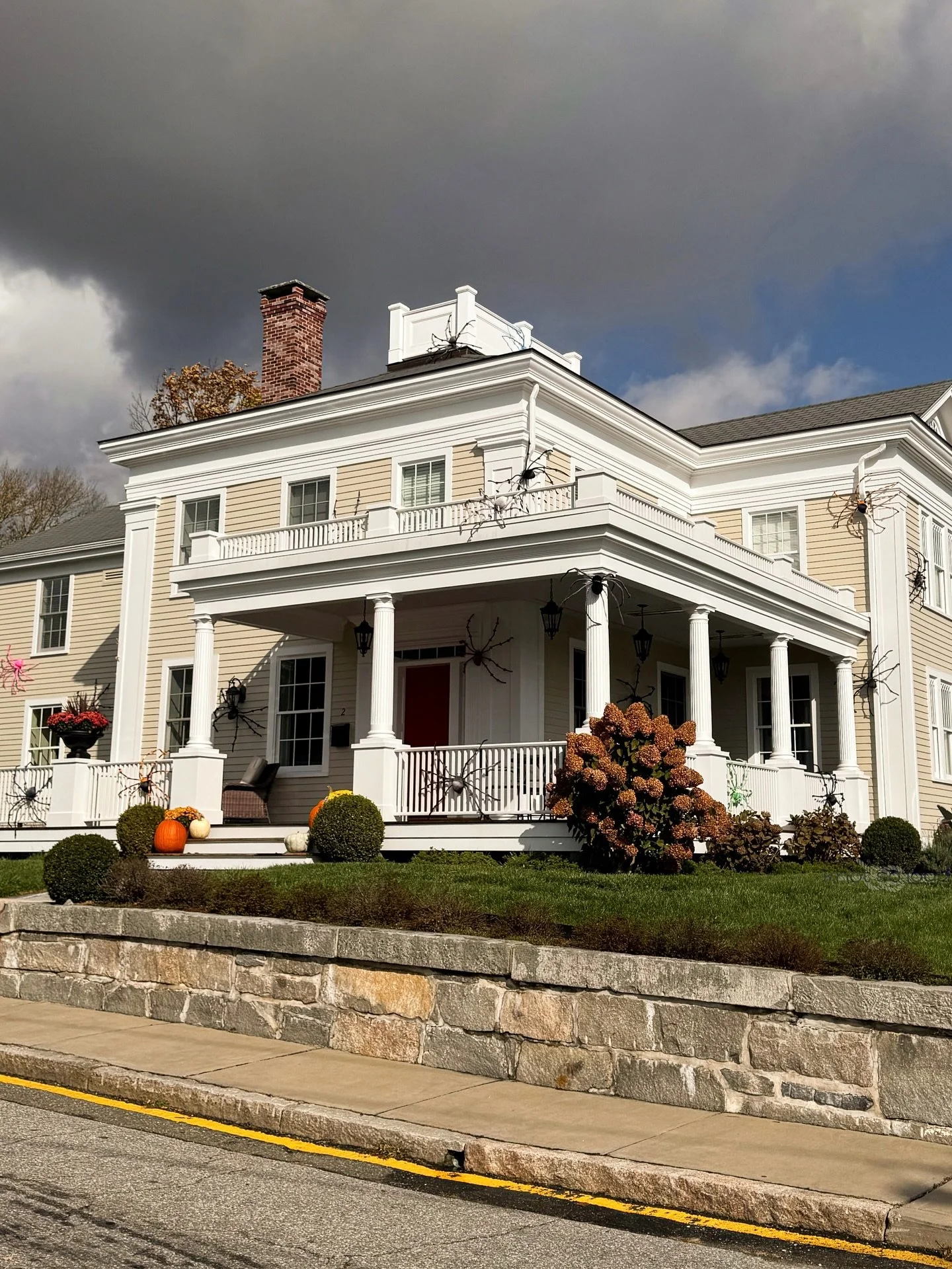 🎃🦇 Happy Halloween! 👻🔮 Looks like the Addams Family has some serious competition in the neighborhood. 🕸️🕷️